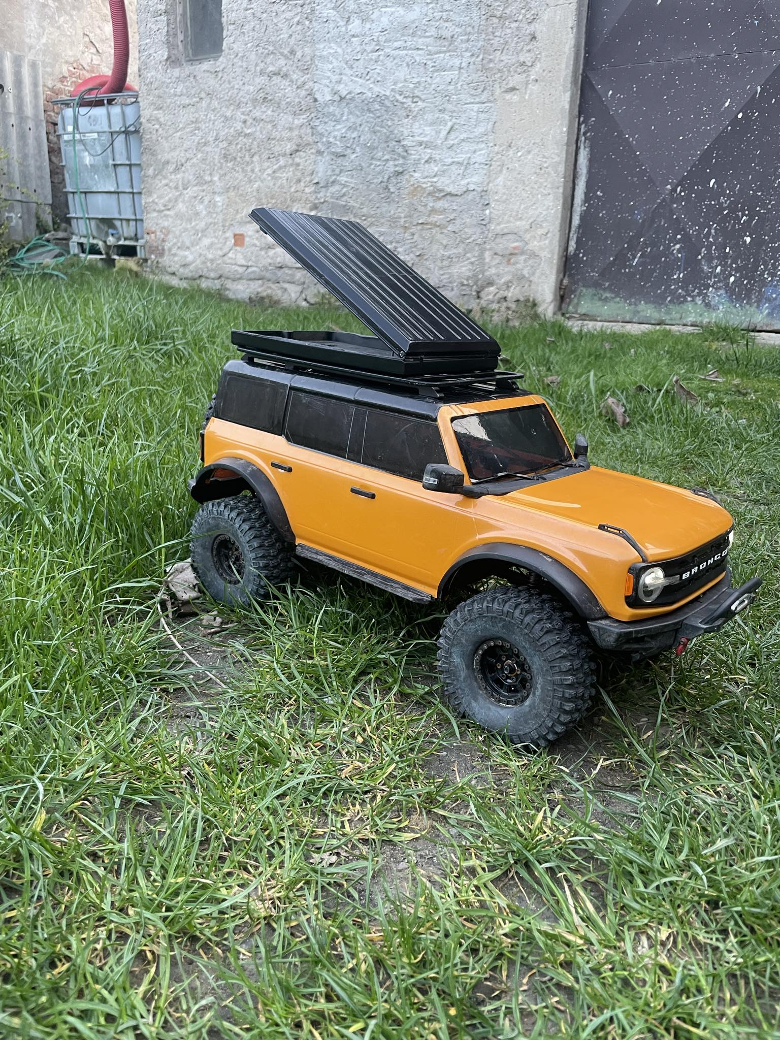 Rc 1:10 scale triangular roof tent. Střešní  stan trojúhelníkoví .