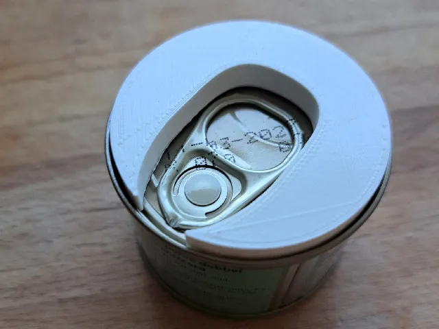 Stacker for small tomato cans