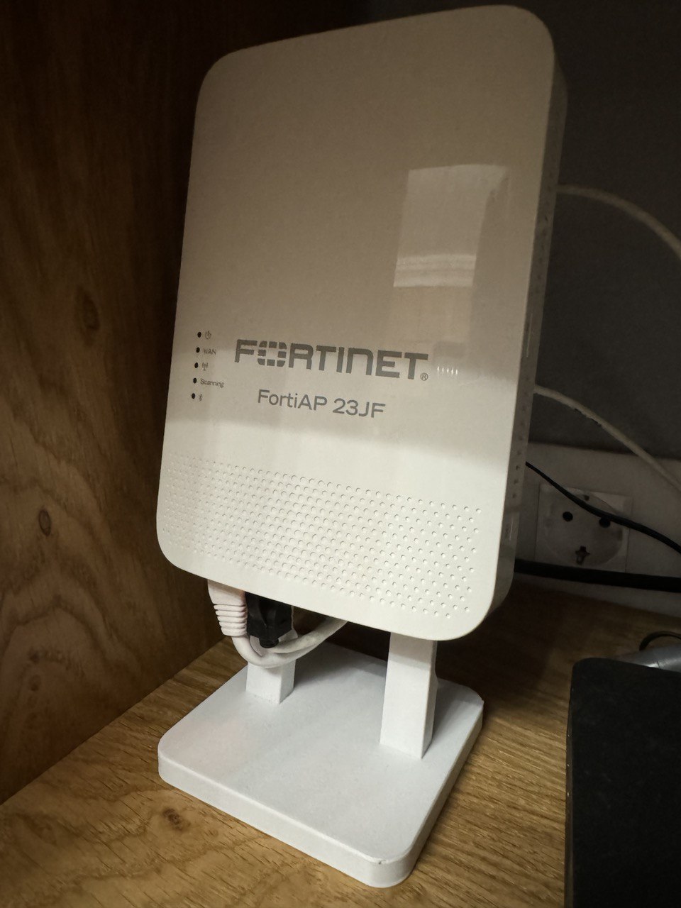 Fortinet FortiAP 23JF mount for table.