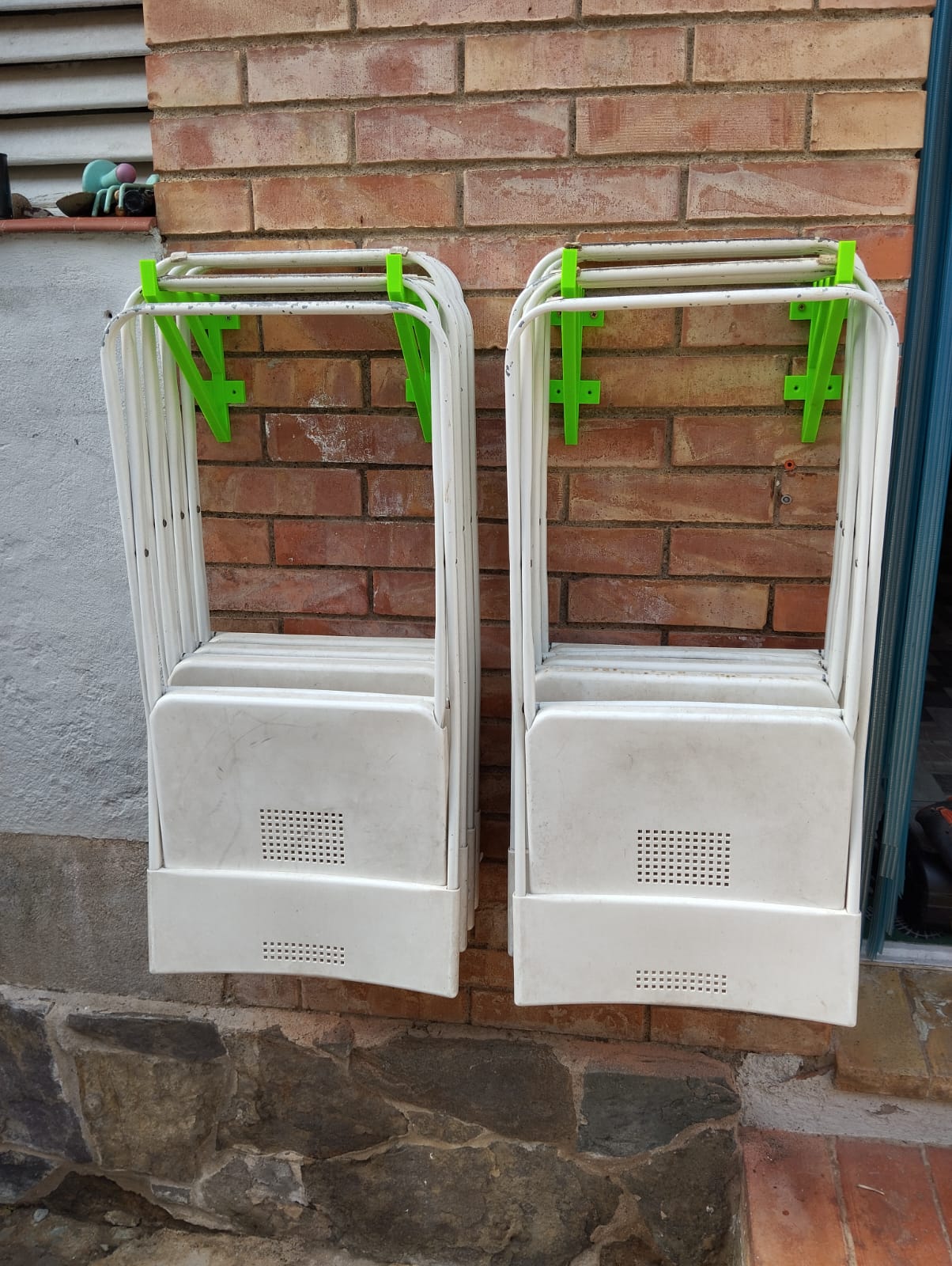 Soporte sillas, colgador sillas jardin, terraza