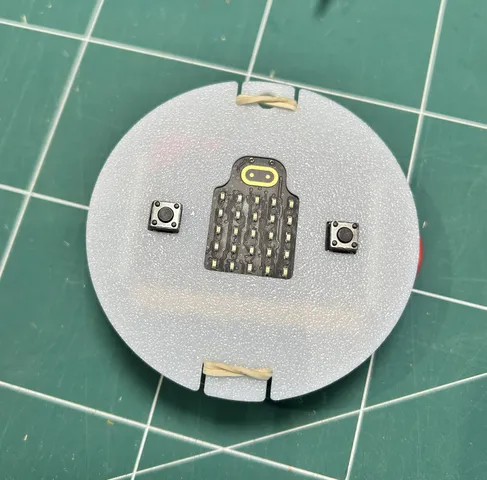 Round minimalist cover for Microbit V2