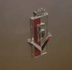 V6-Emblem Ford P7-a