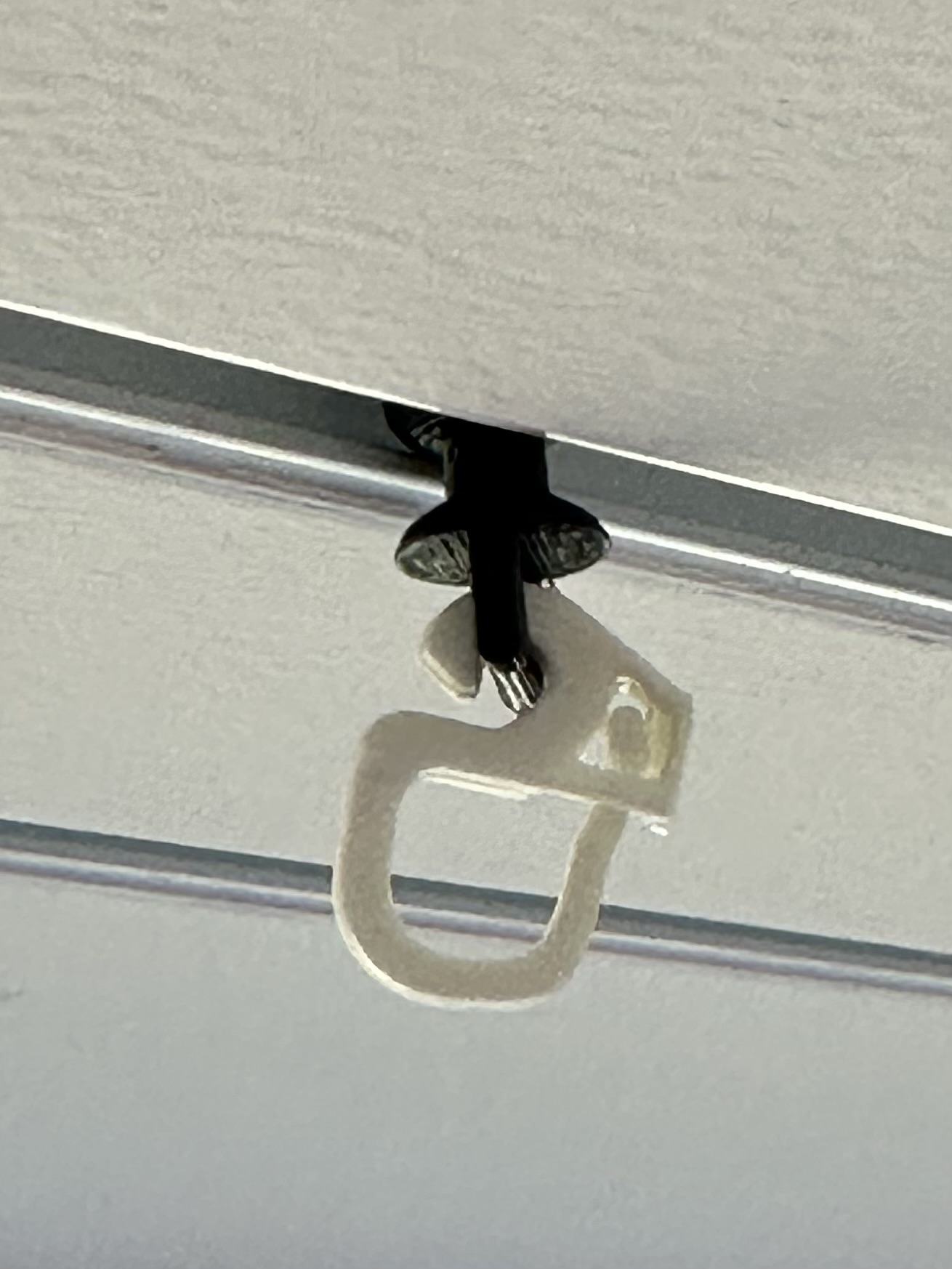 Curtain Glider with IKEA VIDGA hooks and 6.3mm rail) by