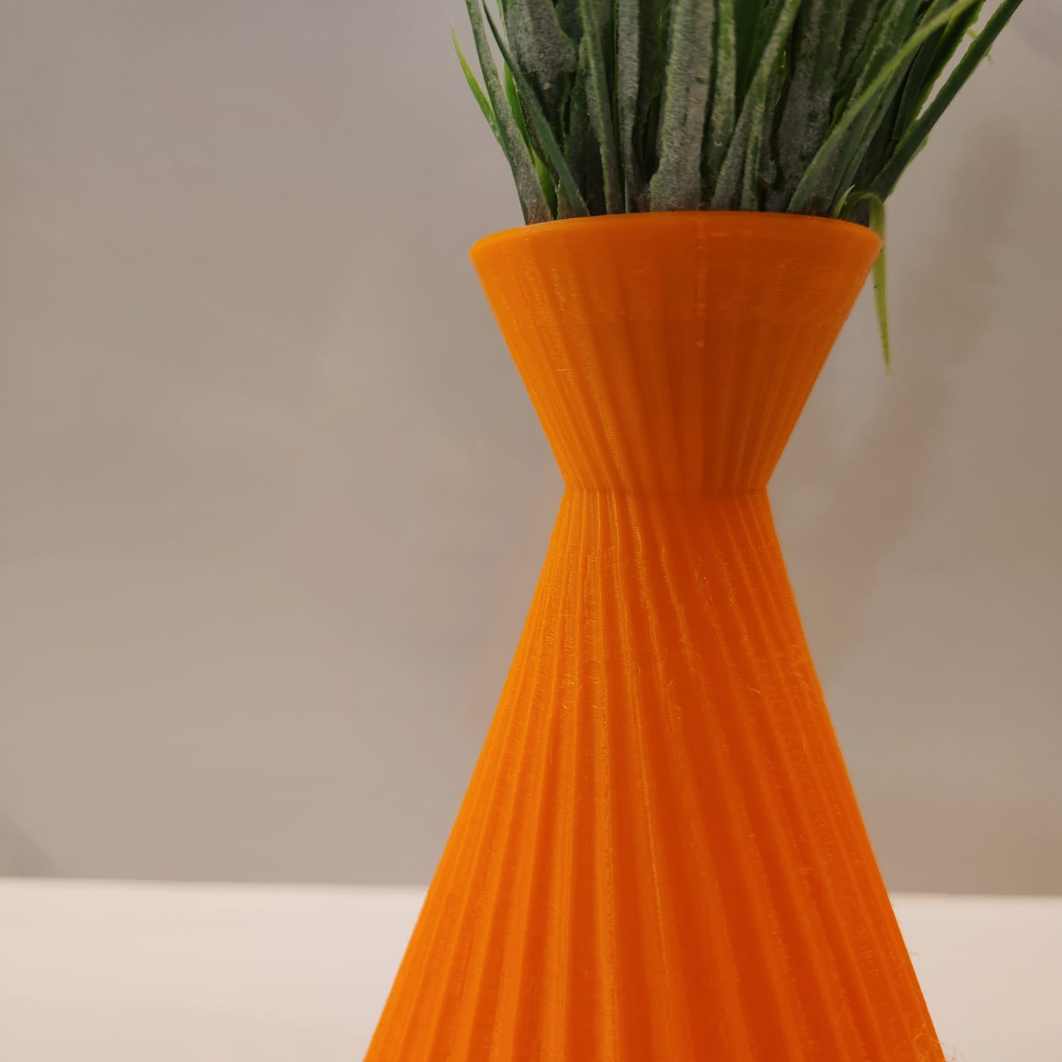 Gerigi Vase | Modern and Unique Home Decor