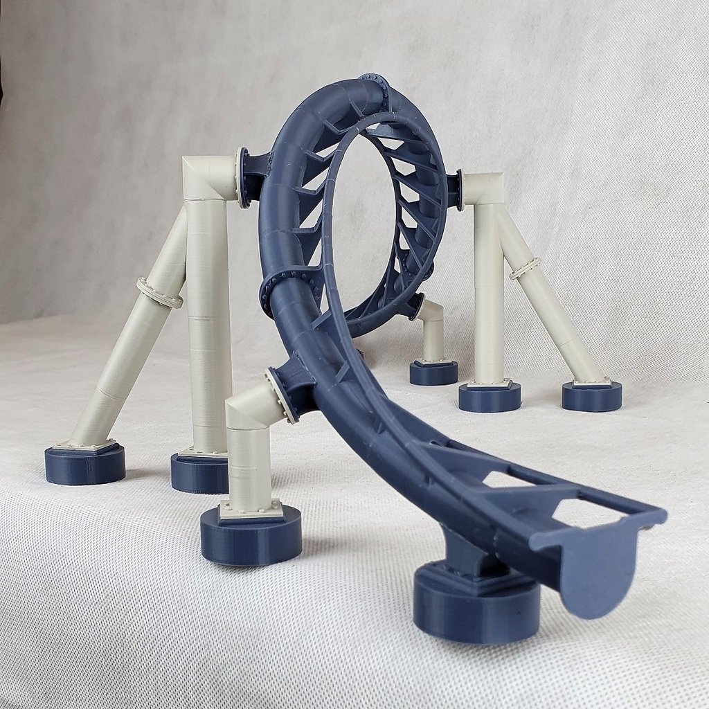 Roller Coaster - Corkscrew 1:32
