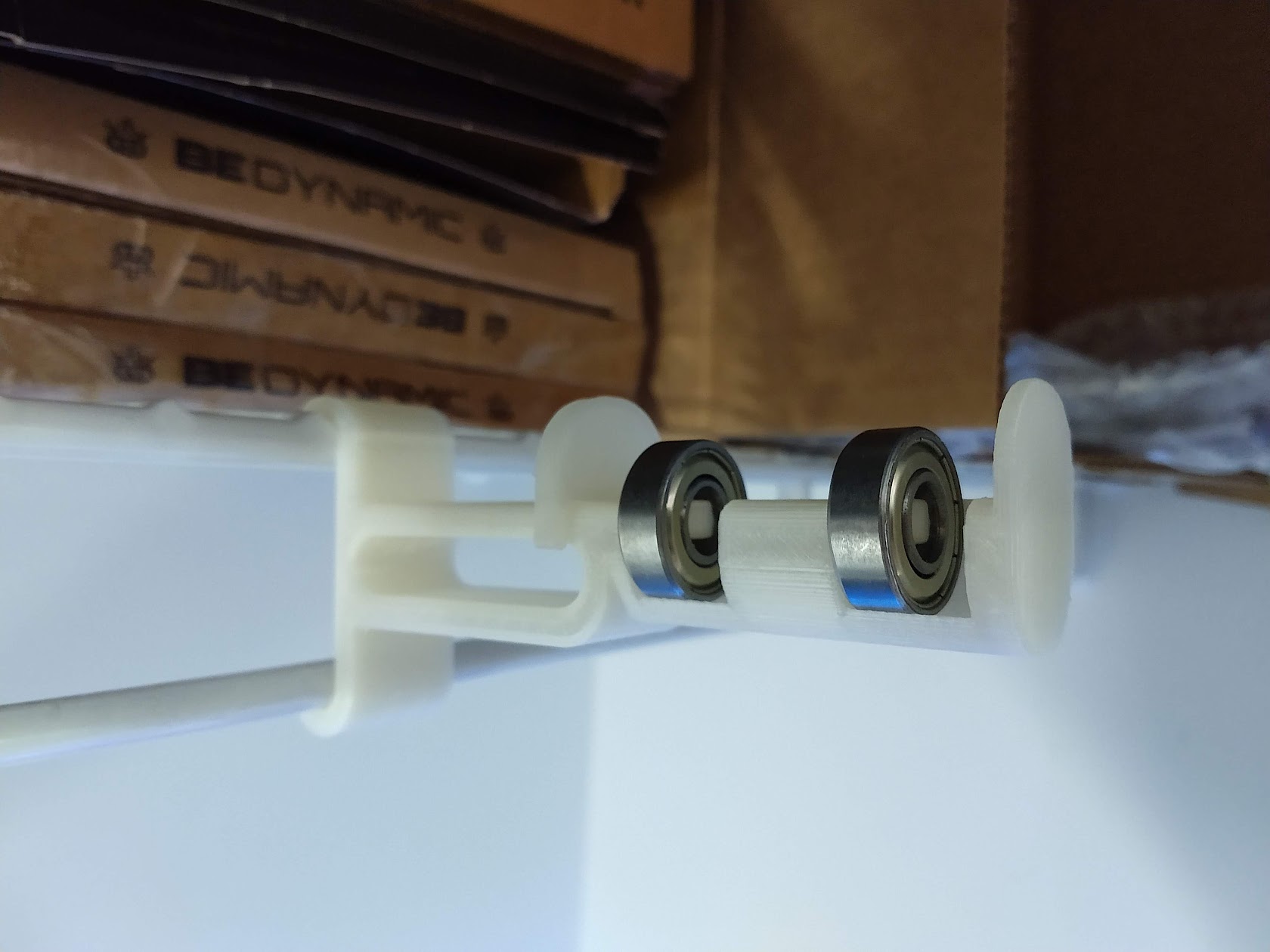 Wire Shelf Spool Holder w/bearings