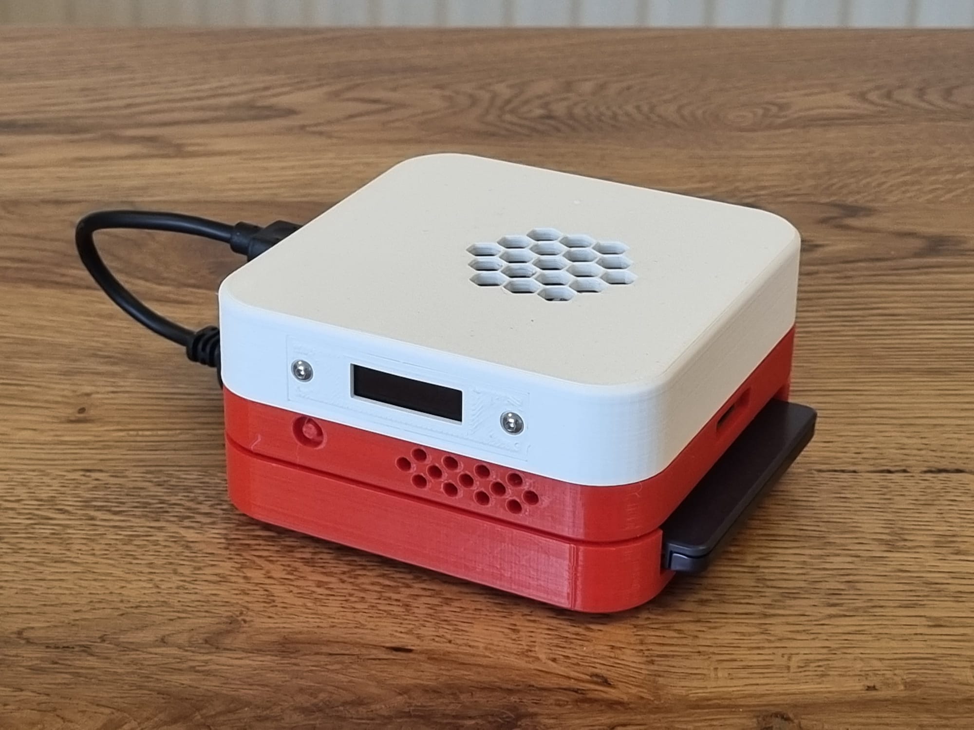 Raspberry Pi 2/3/4 case with power button and oled display by ThatGuy ...