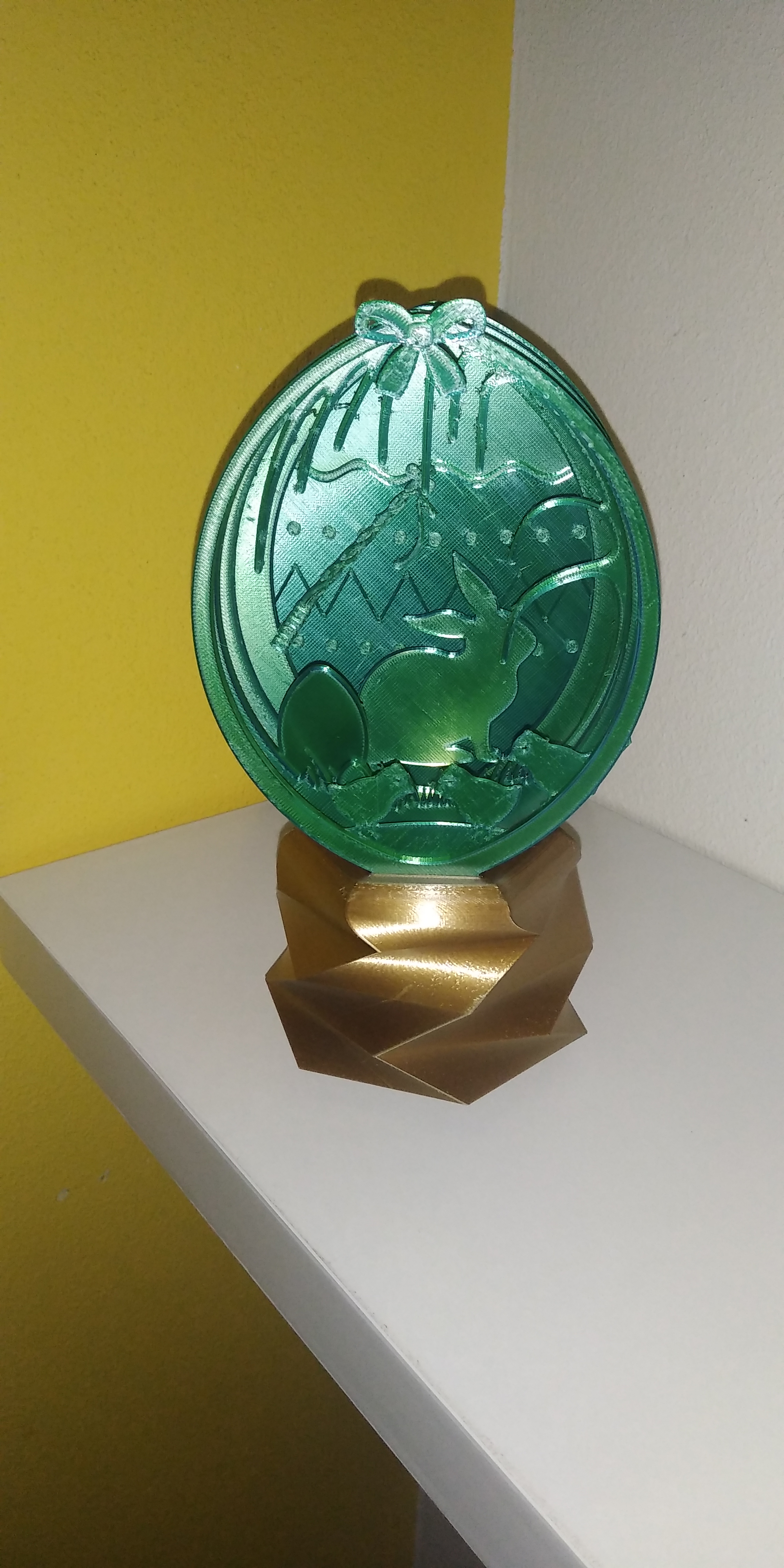 lit  / velikoniční dekorace osvětlená