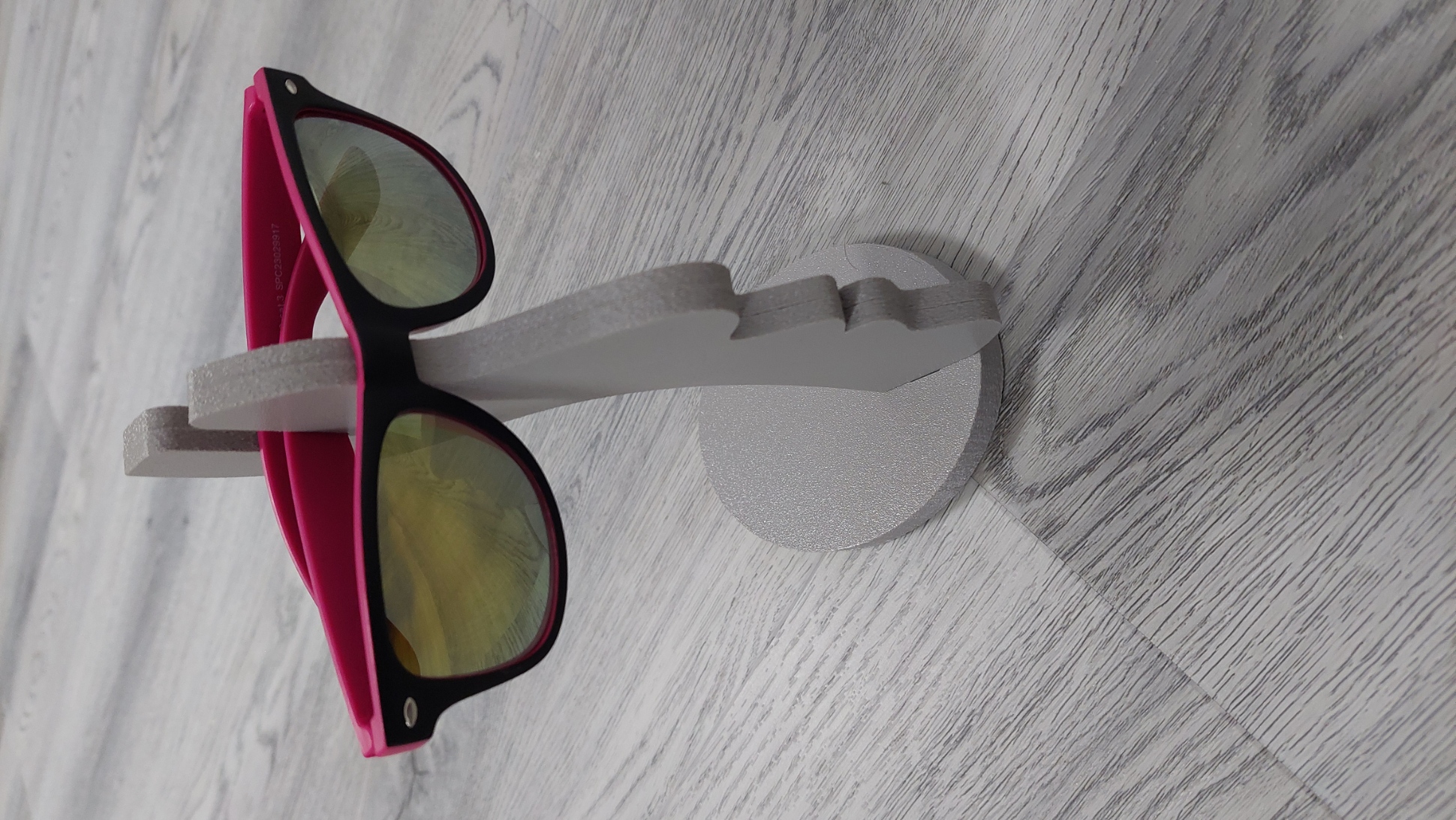 Glasses holder