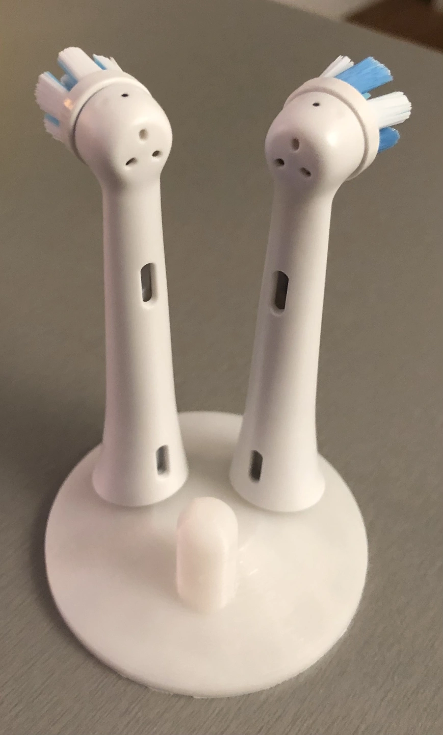 OralB iOToothbrush Head Holder by GuyThatPrints Download free STL