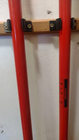 Wall mount for mop cleaner diameter 25 vileda and 22 mm