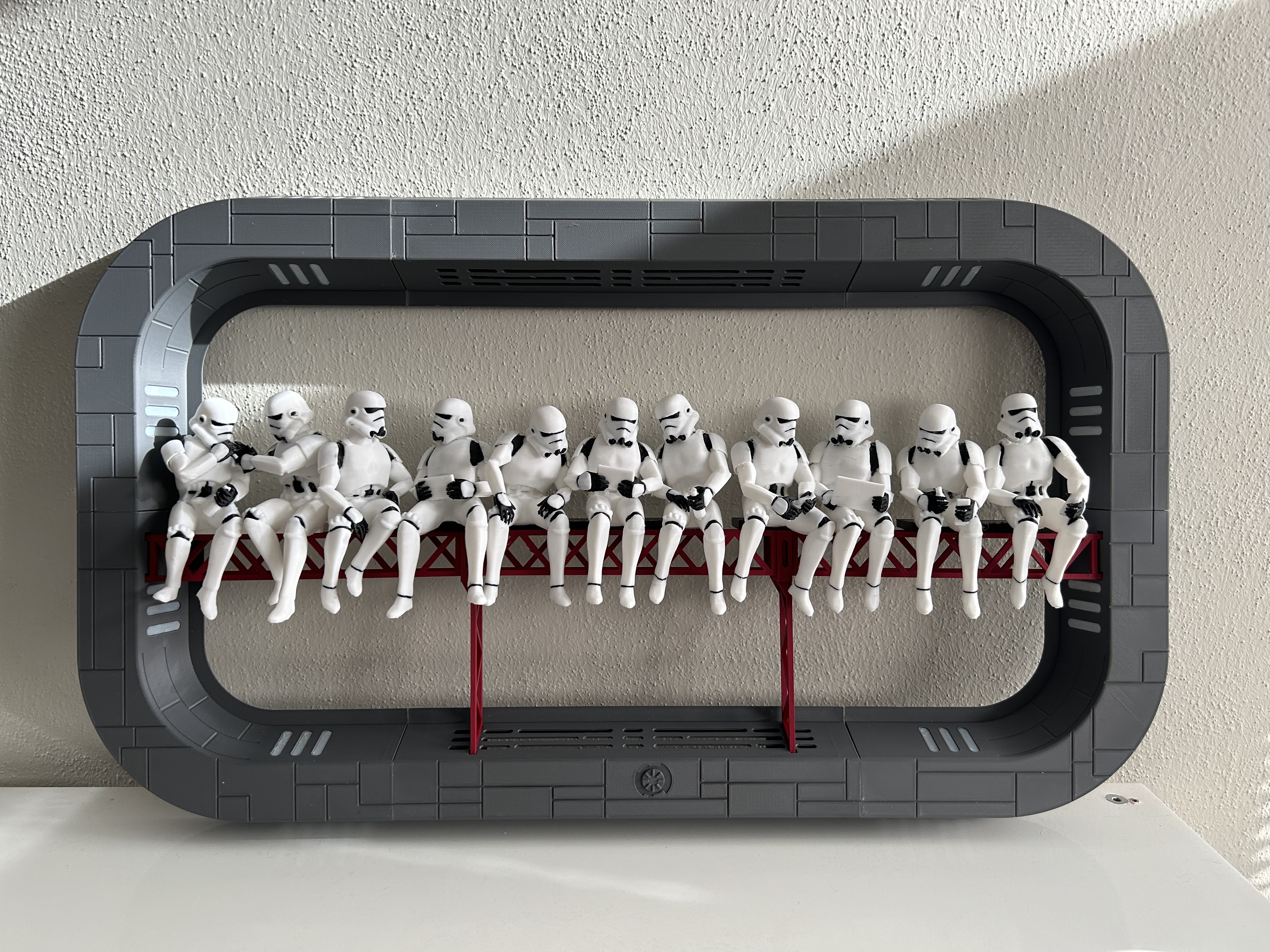 Lunch atop a shelf (StarWars Troopers) (PrusaSlicer Dual Color Remix)