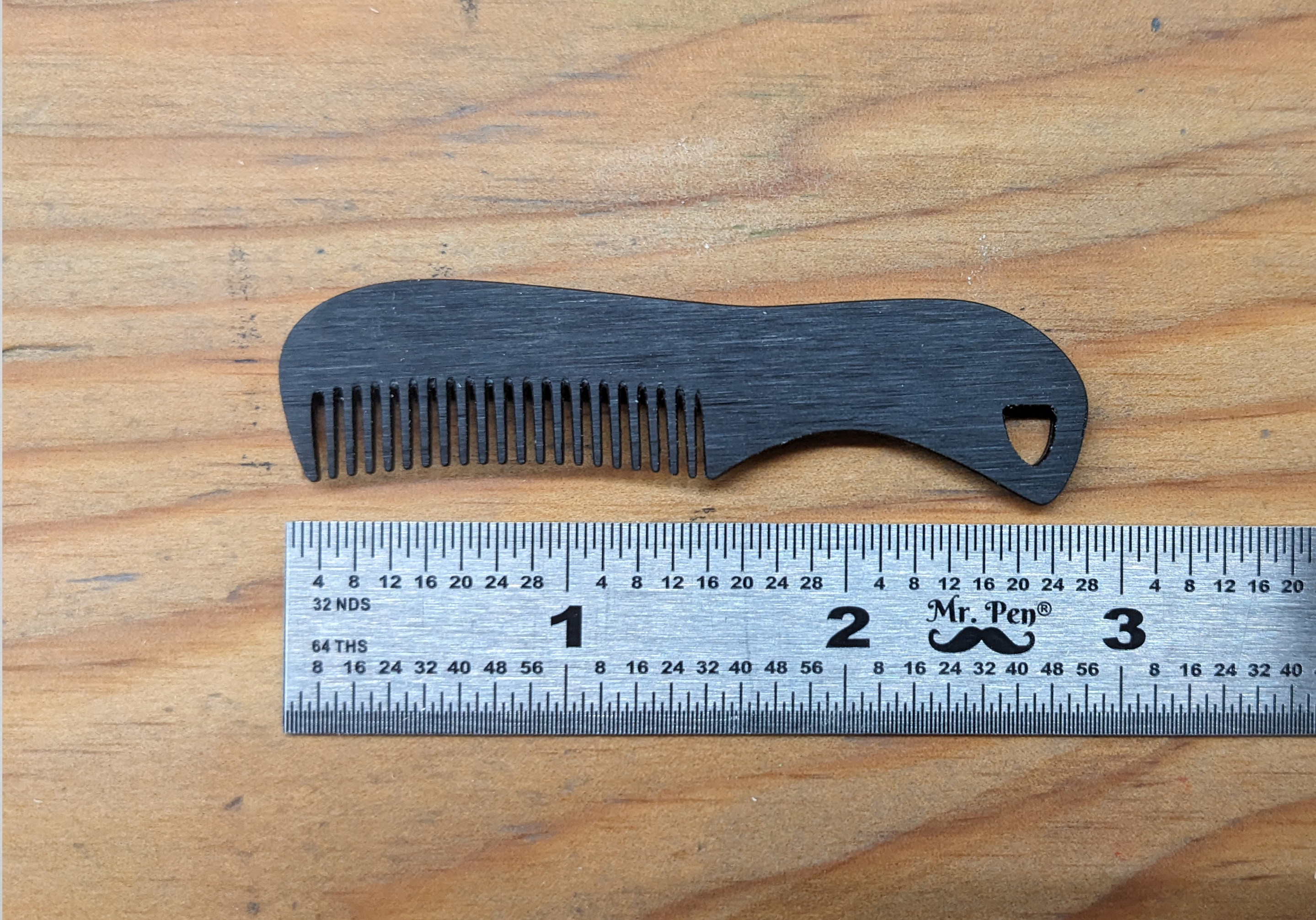 Miniatura 2 do modelo 3D Mustache/Beard Comb Keychain
