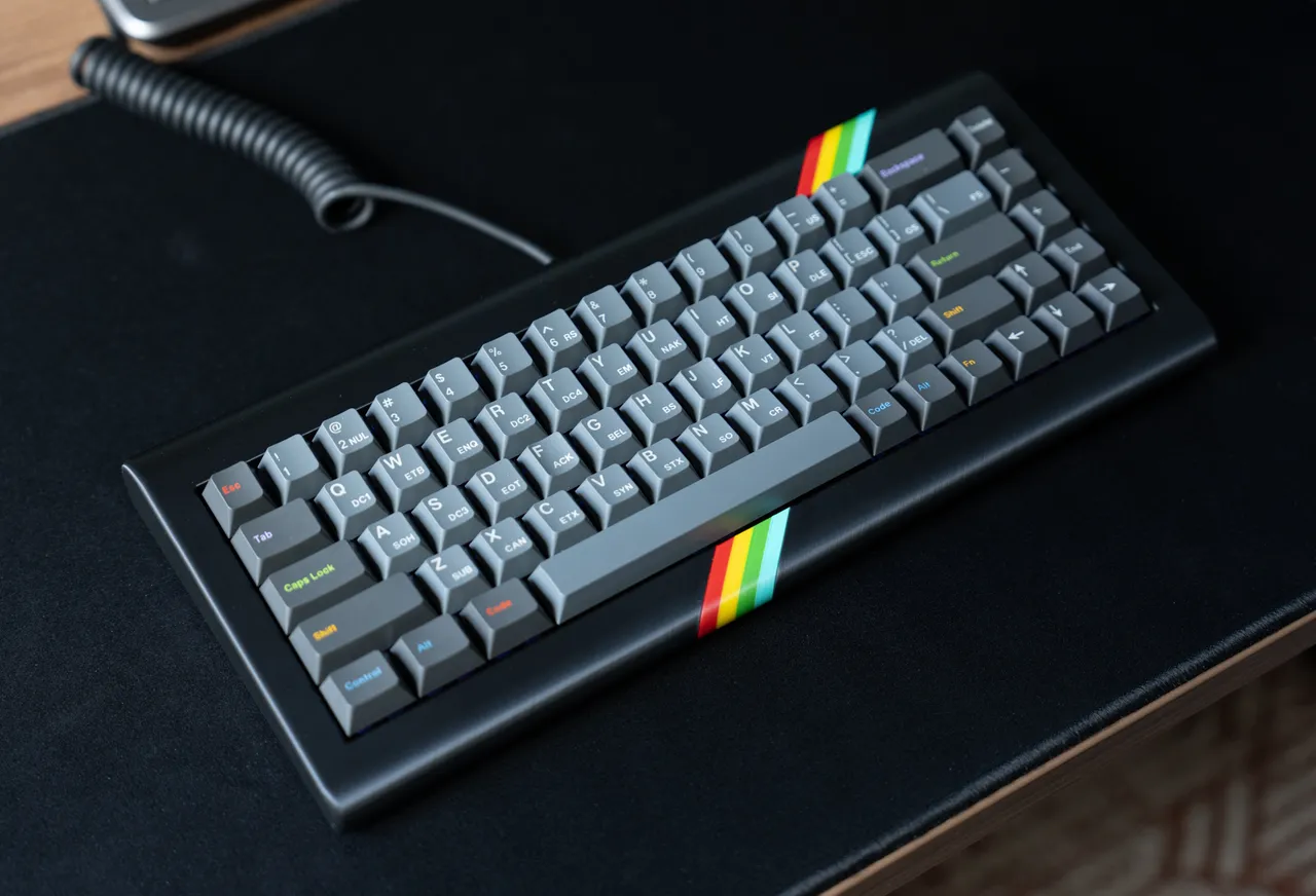 ‪✕‬ Kada Spectrum - a 65% mechanical keyboard von Emil