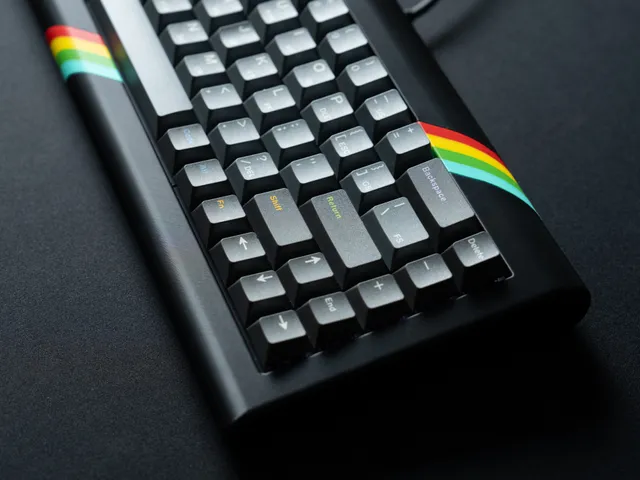 Kada Spectrum - a 65% mechanical keyboard