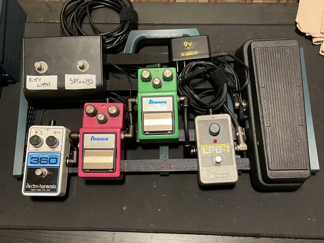 DIY Guitar Pedal Board