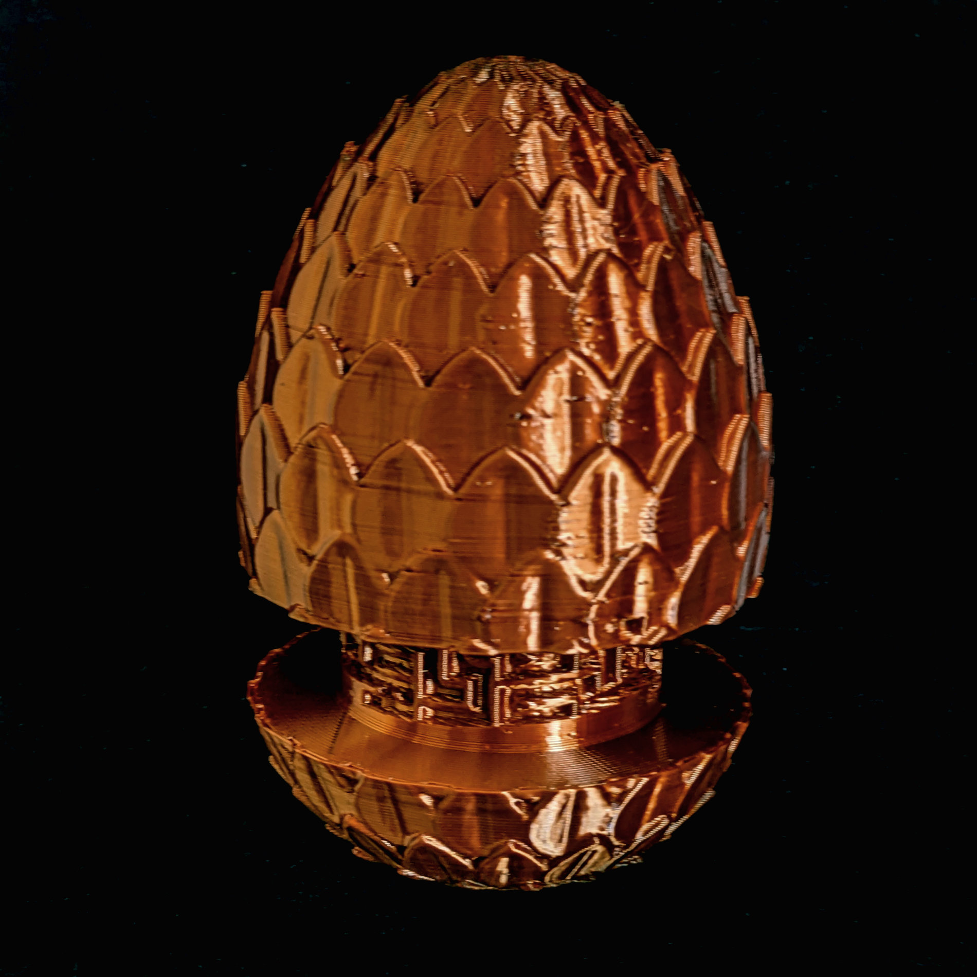 Egg Maze Container with leaf pattern