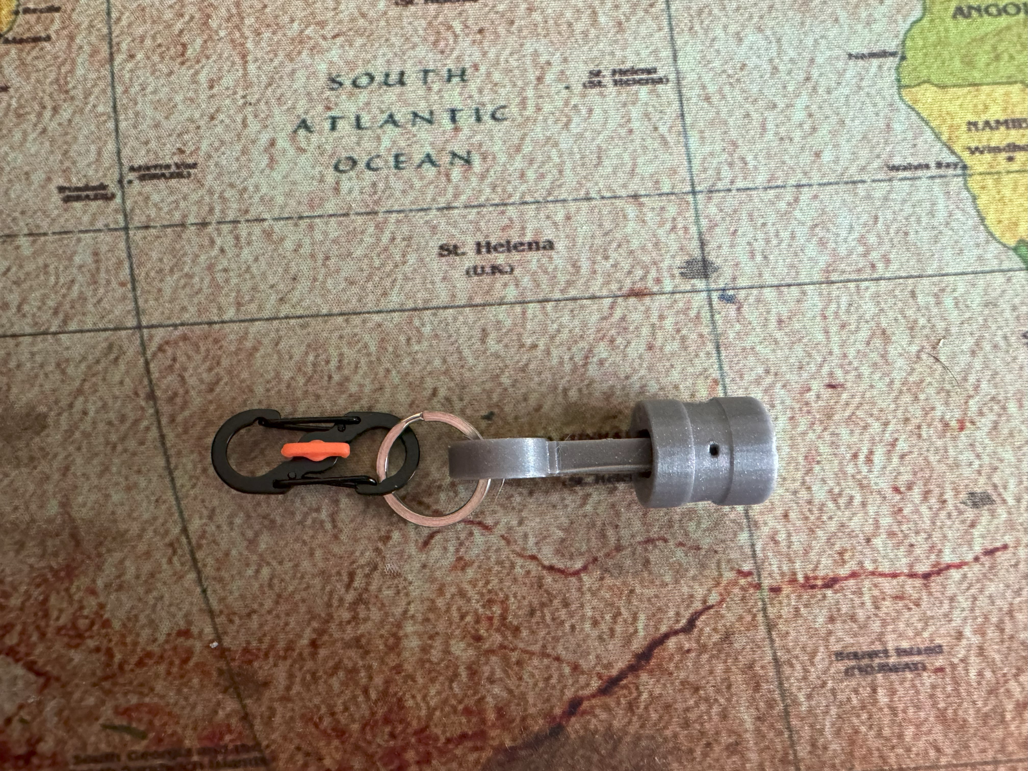 Miniatura 2 do modelo 3D Refrigerator piston key ring