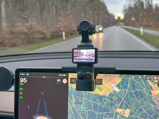 DJI Osmo Pocket 3 - Tesla Center Display Mount