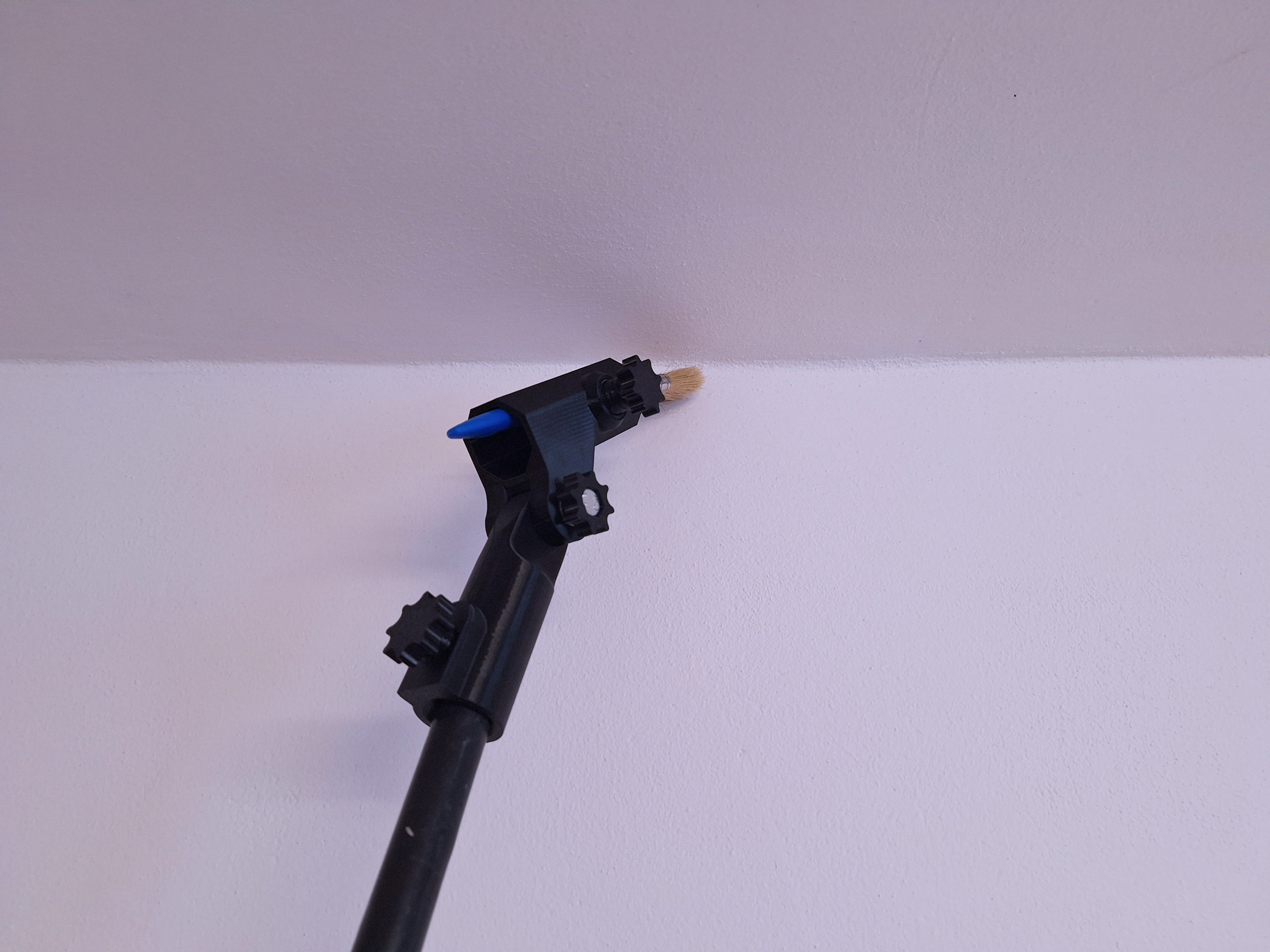 Miniatura 5 do modelo 3D Universal adjustable tool holder
