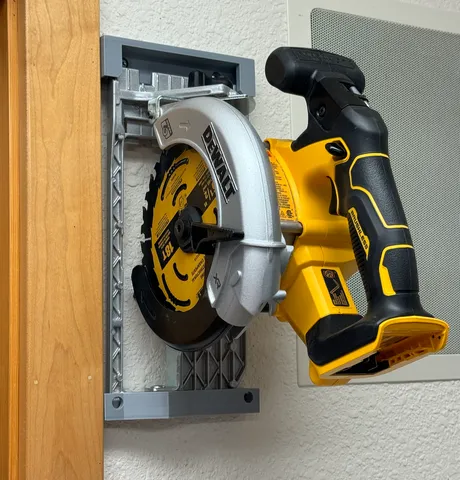 Dewalt 6.5" Circular Saw (DCS565) Wall Mount