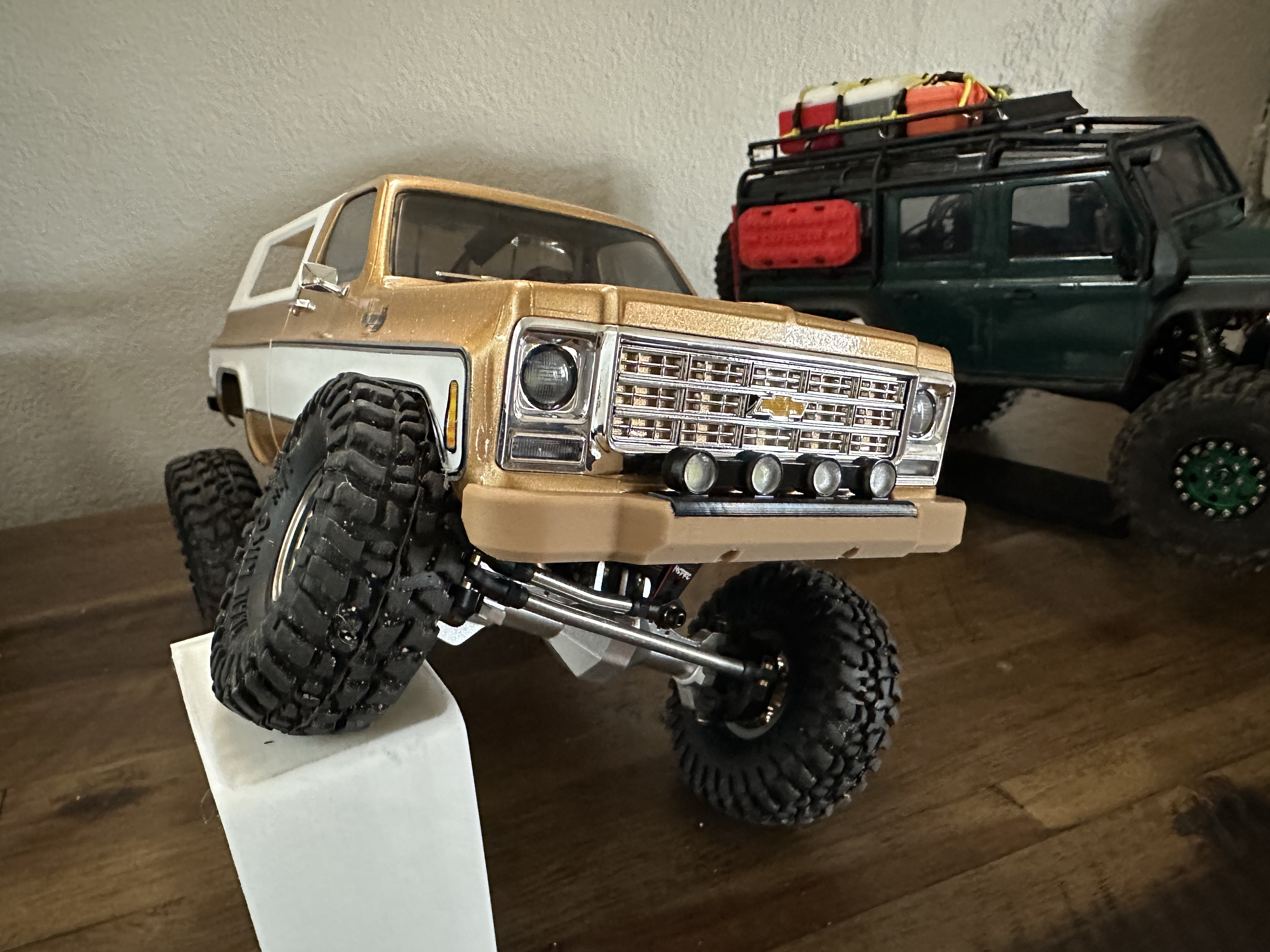 TRX4M High Trail front bumper with roll bar lights
