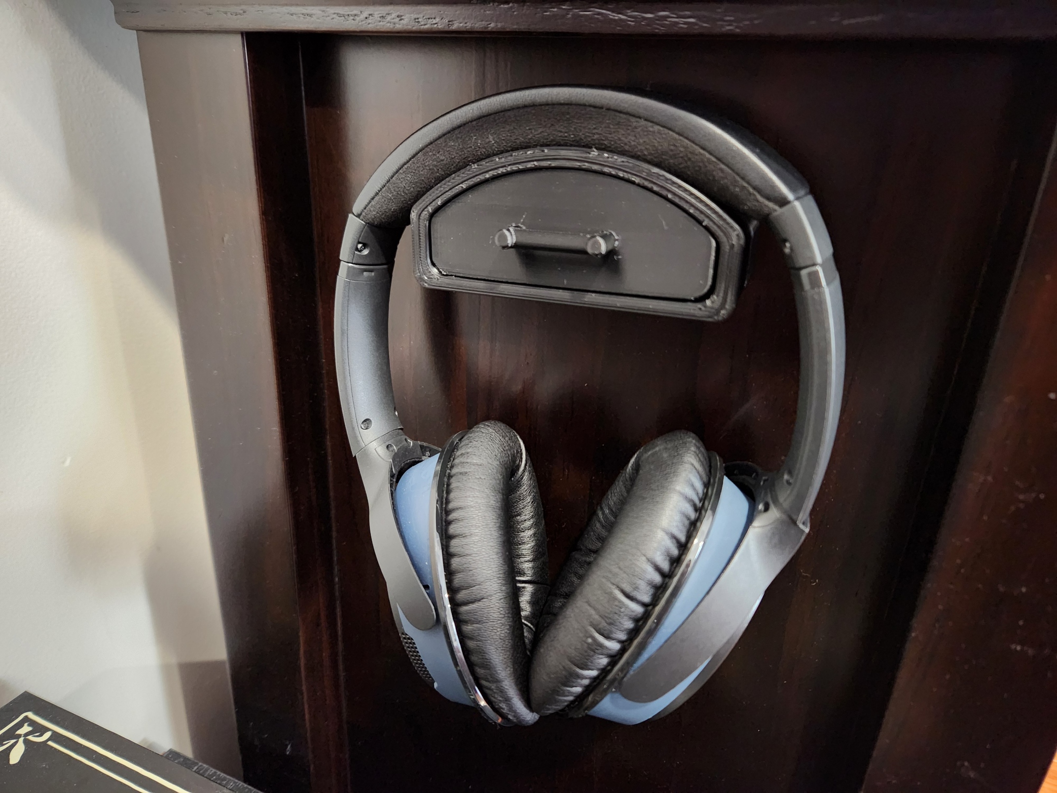 Remixed Headphone Wall Mount w/ Drawer (for 3M command strips) by ...