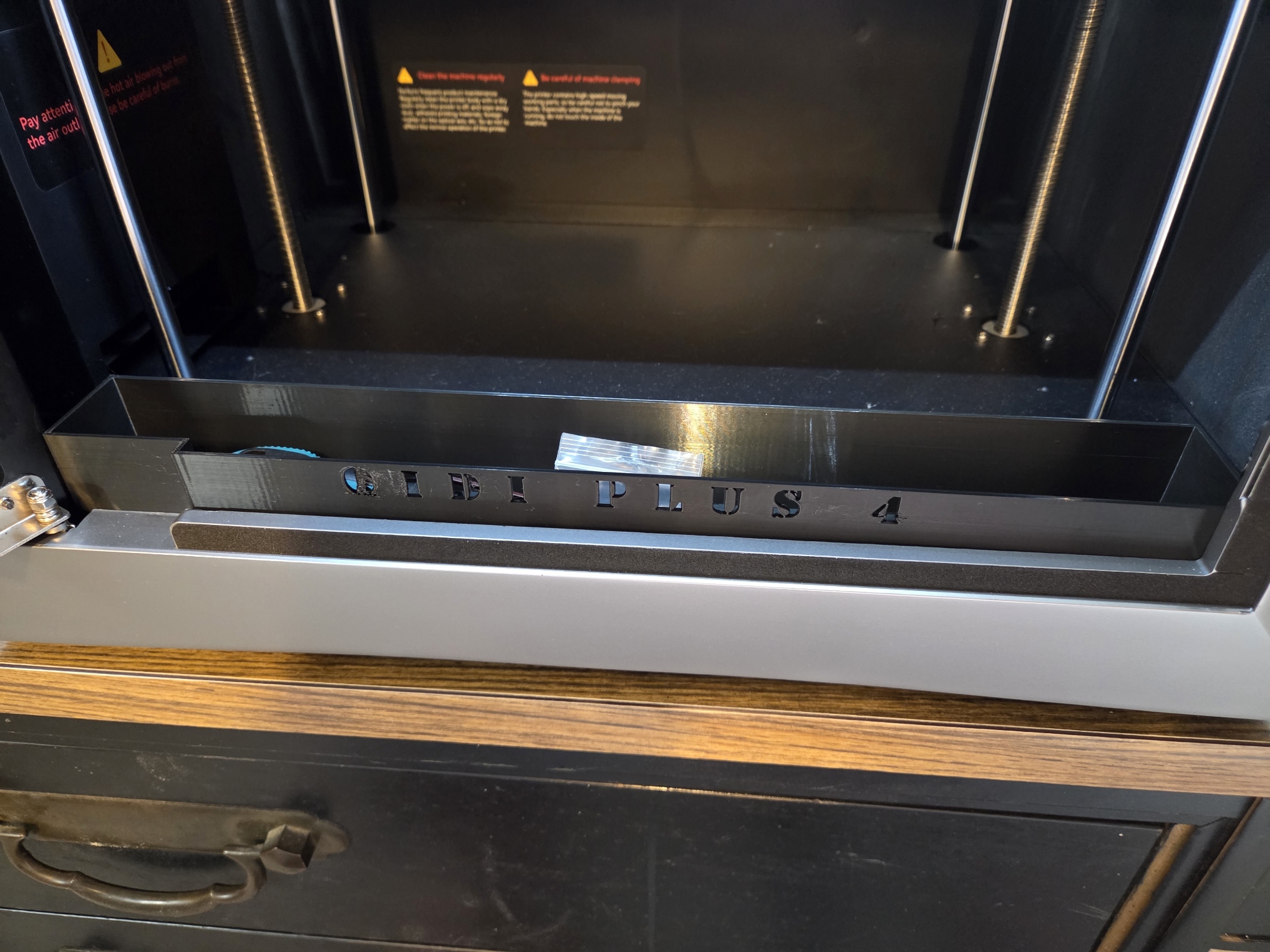 QIDI Plus 4 front tool tray