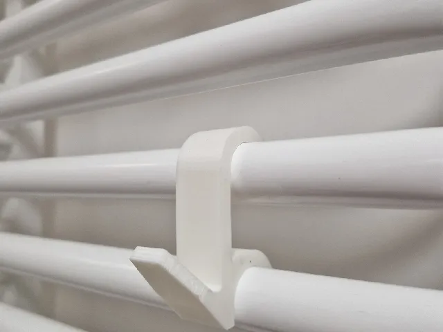 Bathroom towel hanger | Radiator mounted