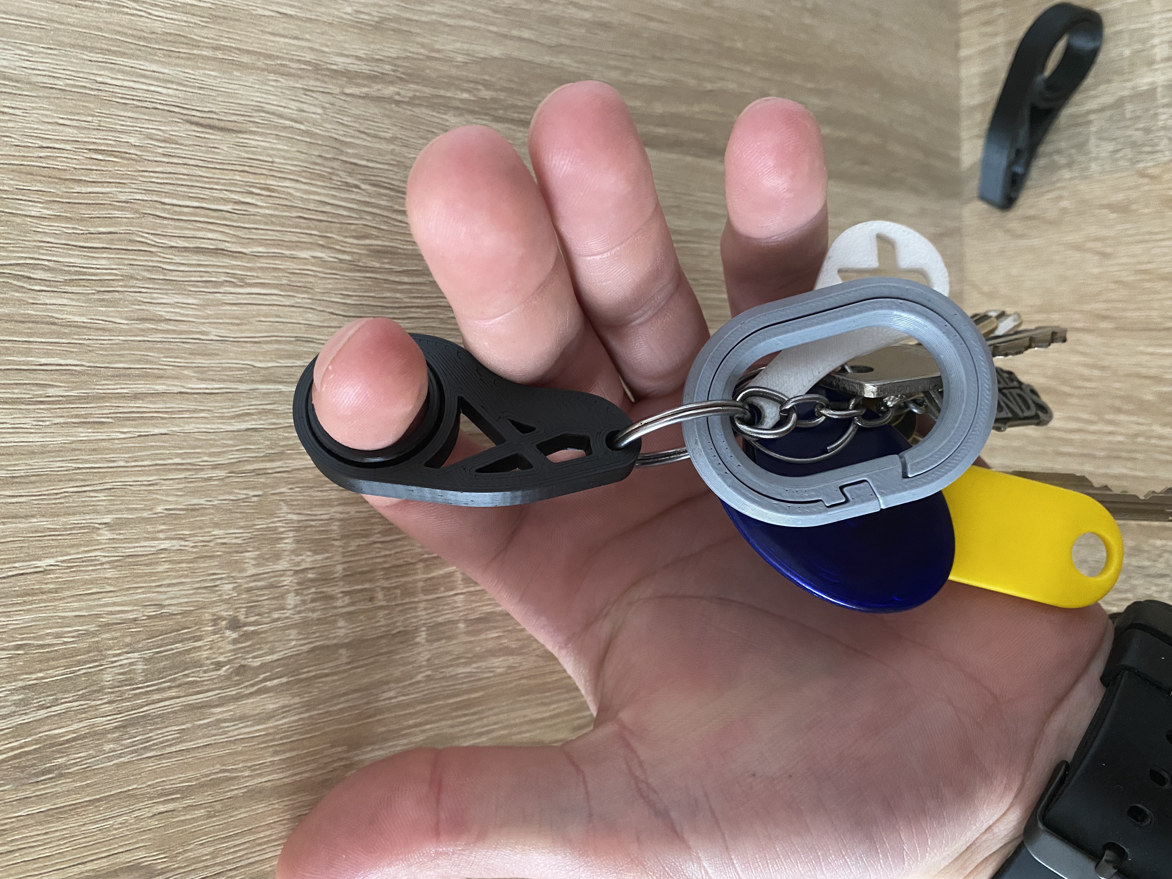 Miniatura 2 do modelo 3D Key Spinner v2