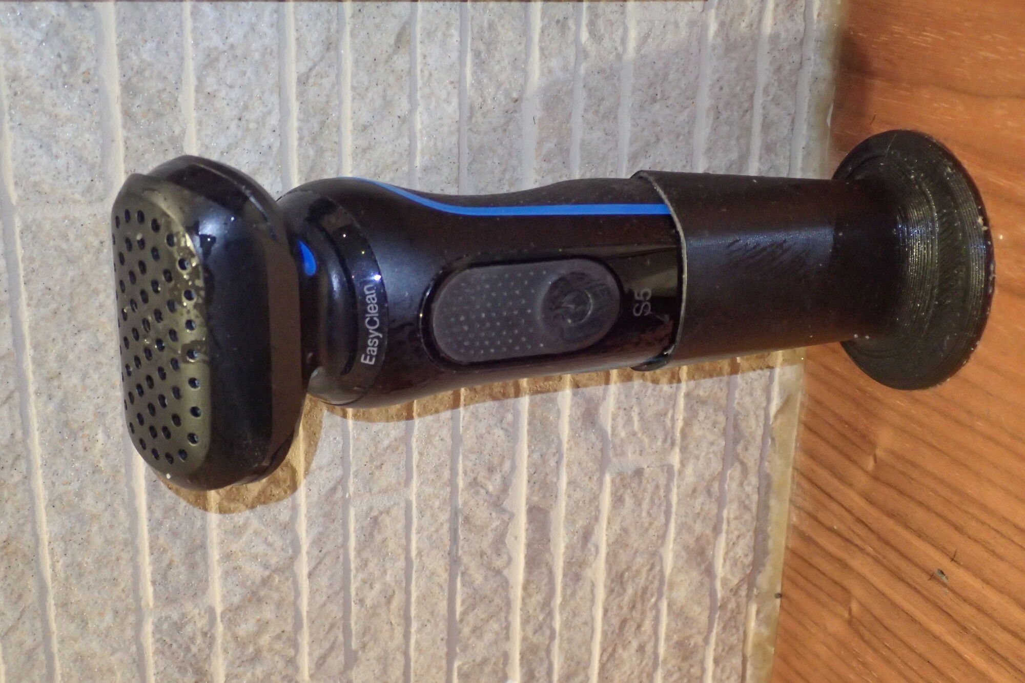 Shaver holder for Braun Series 5