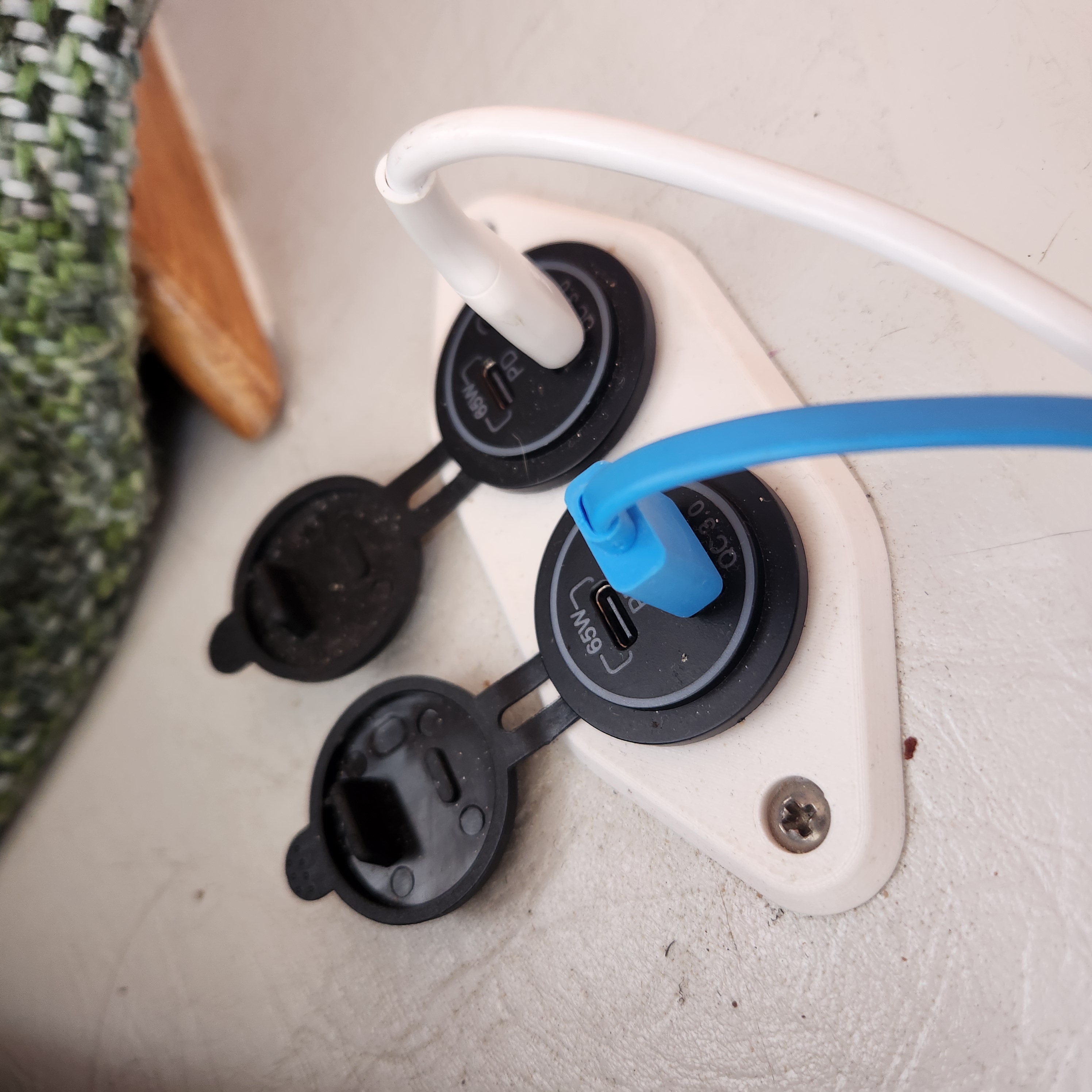 12V Socket Surface Mount Surround — miniatura 2
