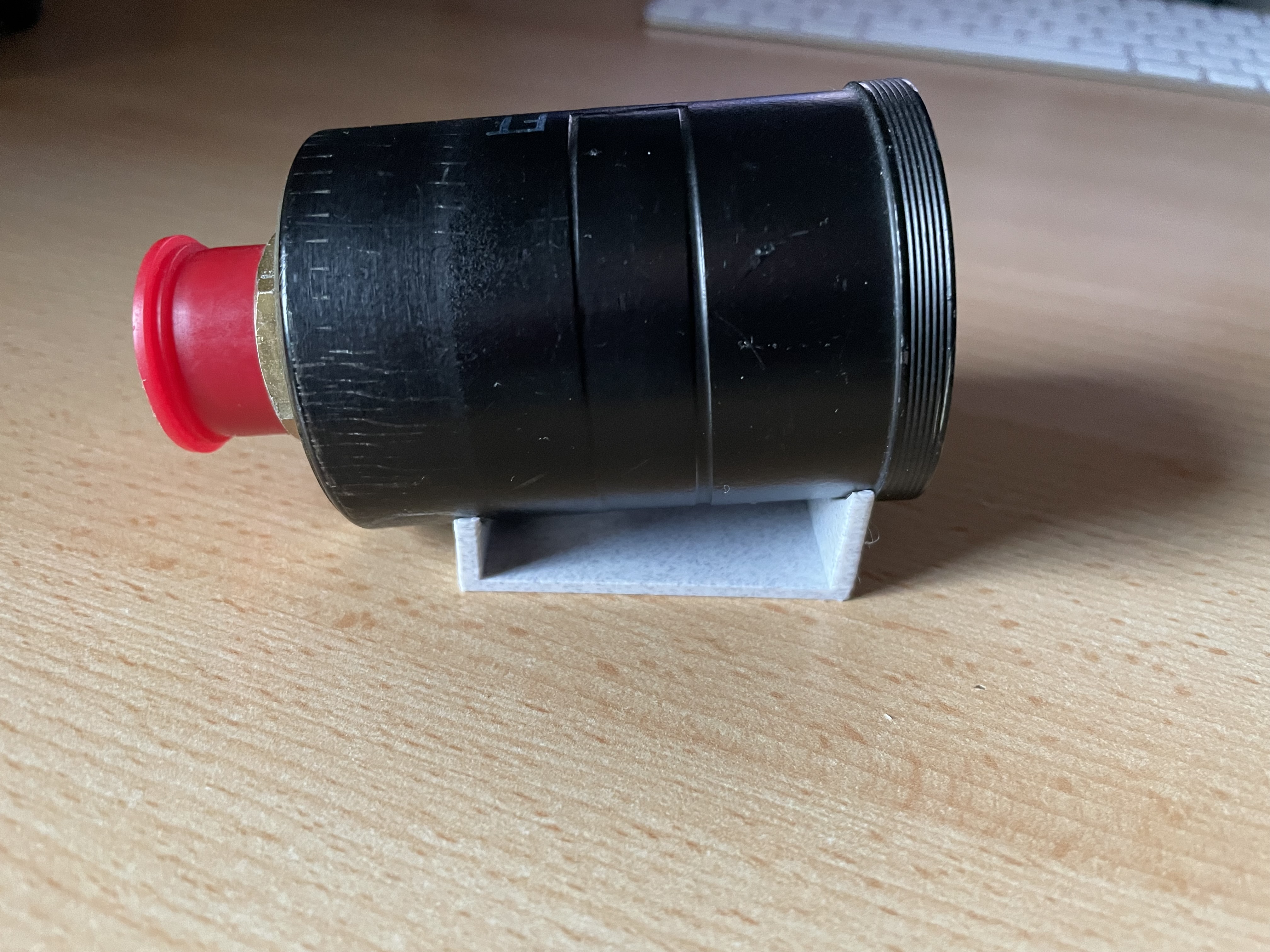 Flight instruments holder