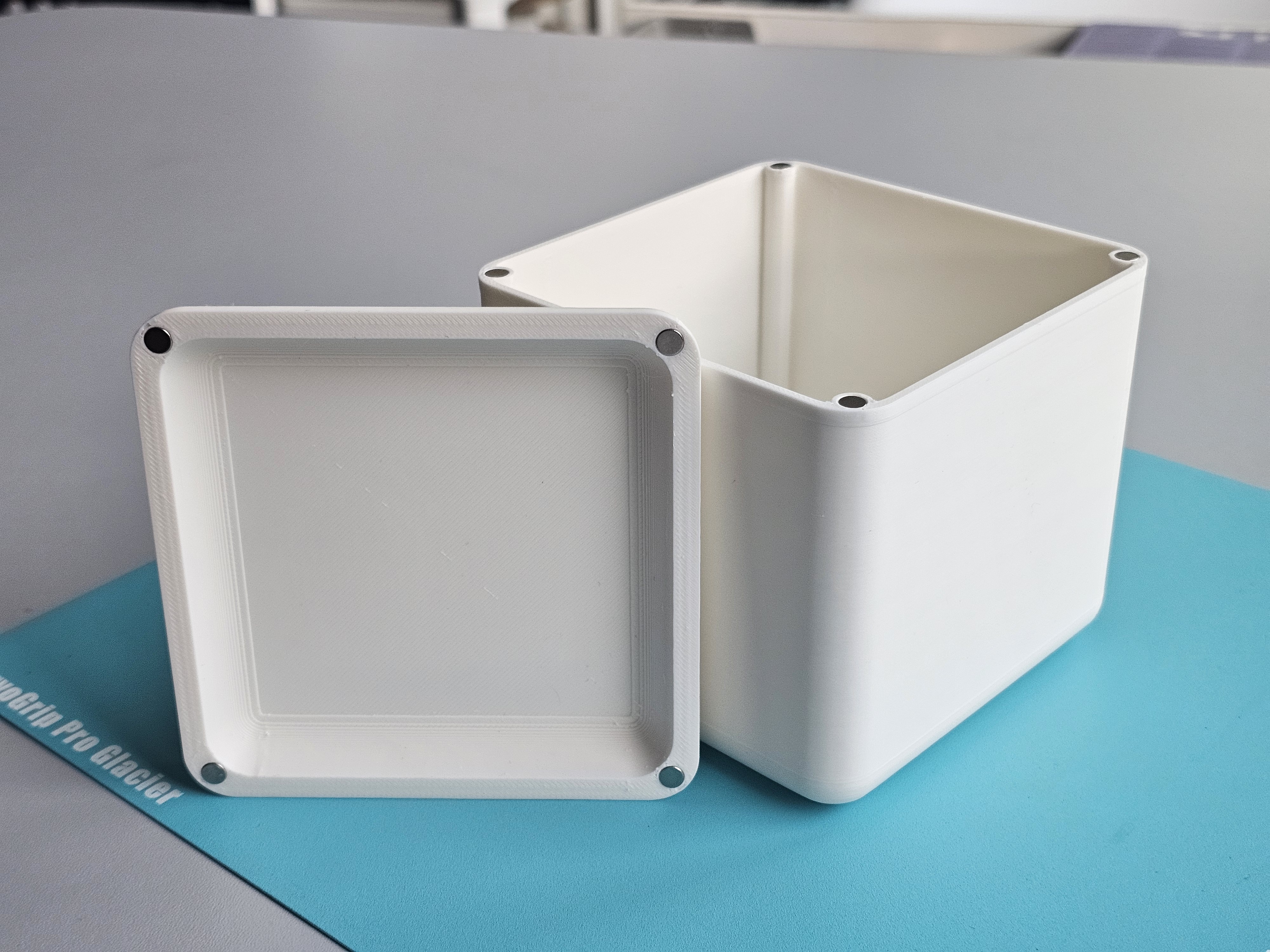 Modern Magnetic Cube Box