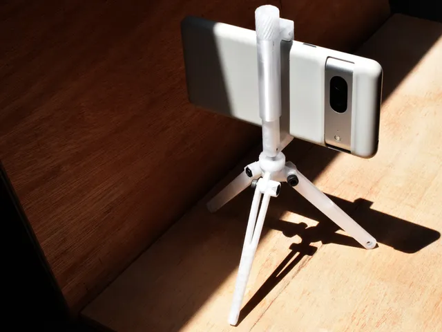 Simple Phone Tripod