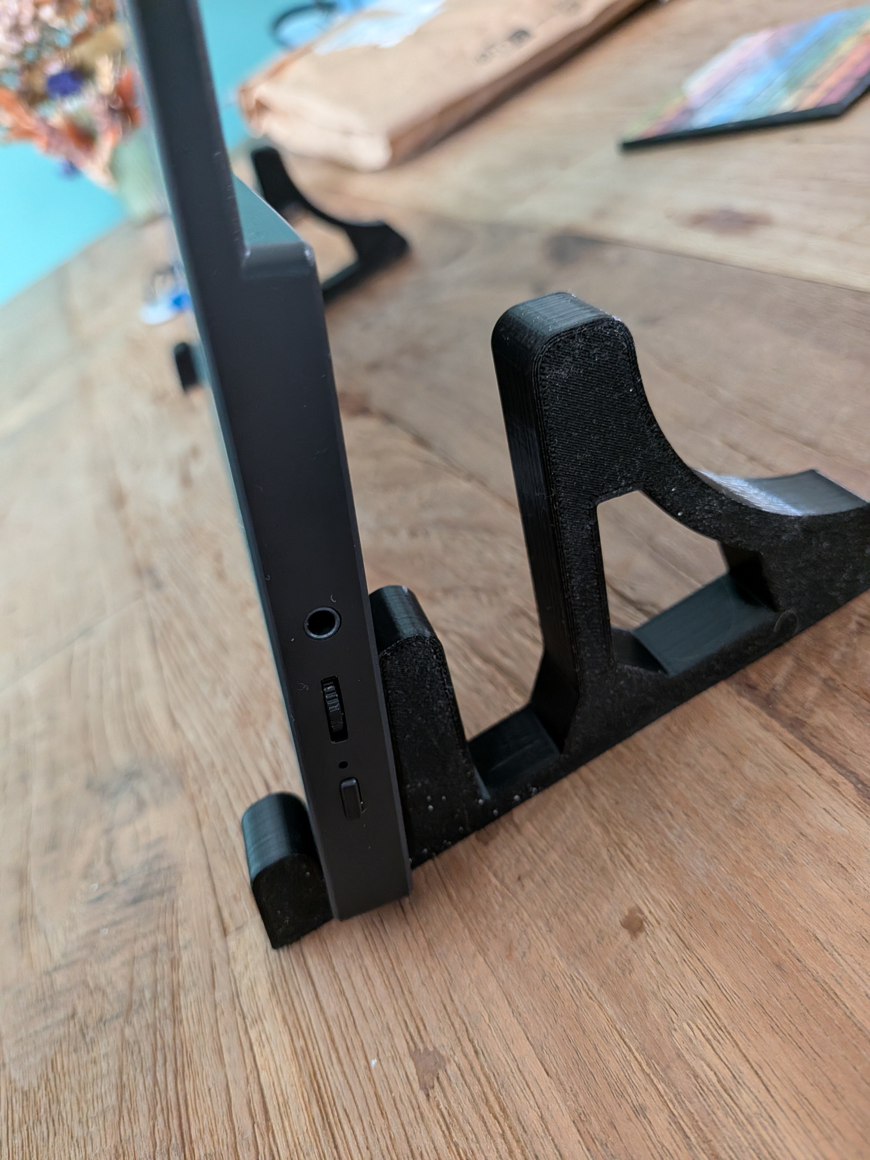 Laptop and portable-monitor vertical stand [adjusted]