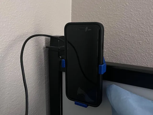 PCC Dorm Bed iPhone SE Charging Mount