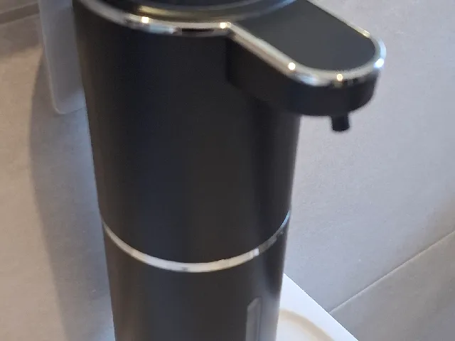 Automatic liquid soap dispenser - handle
