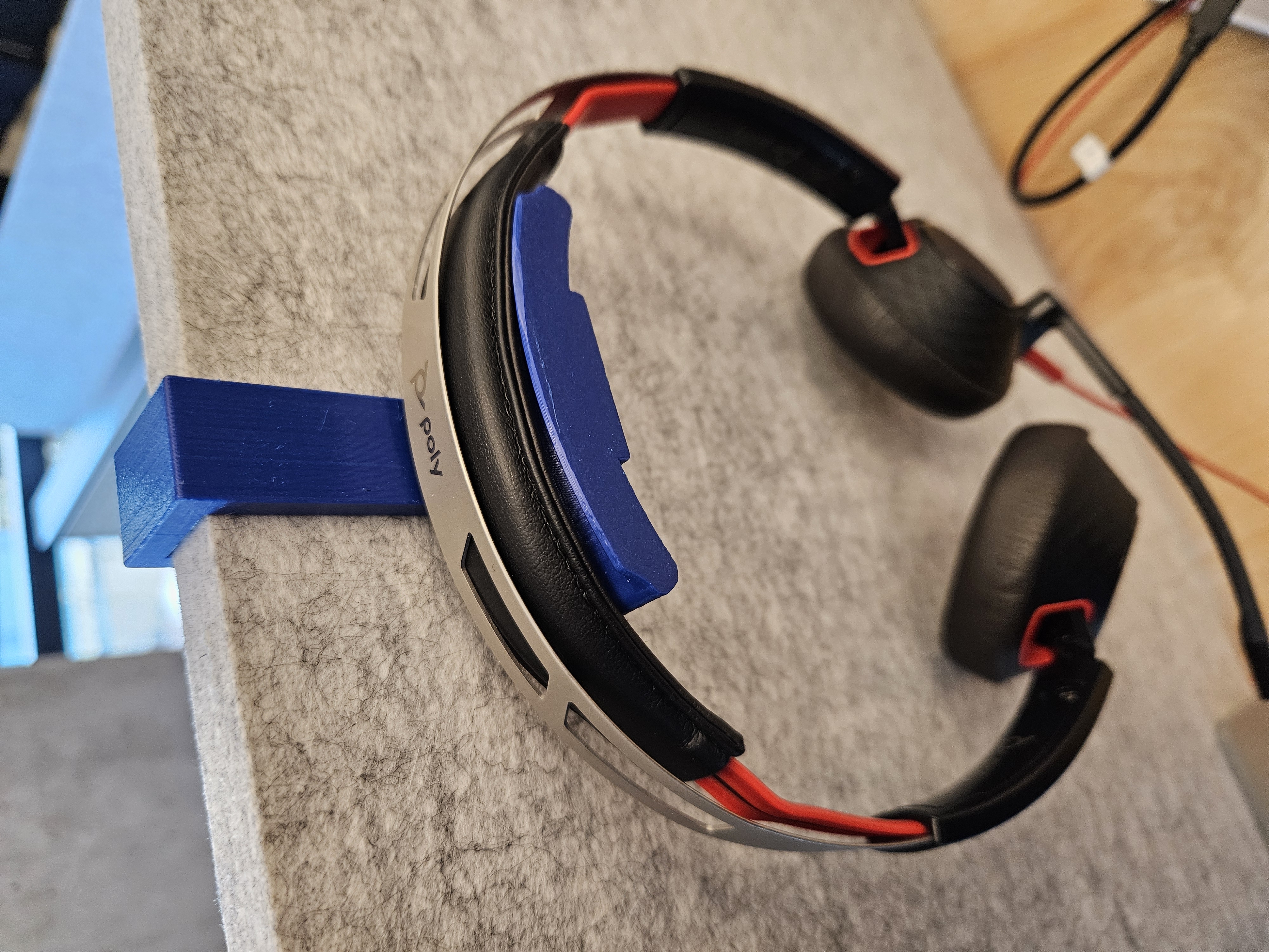 Headphone Hanger for Office