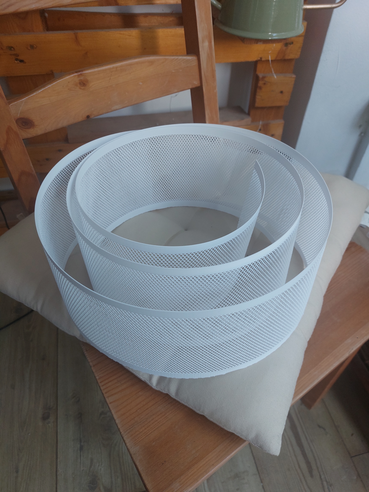 Mosquito net roll for the patient