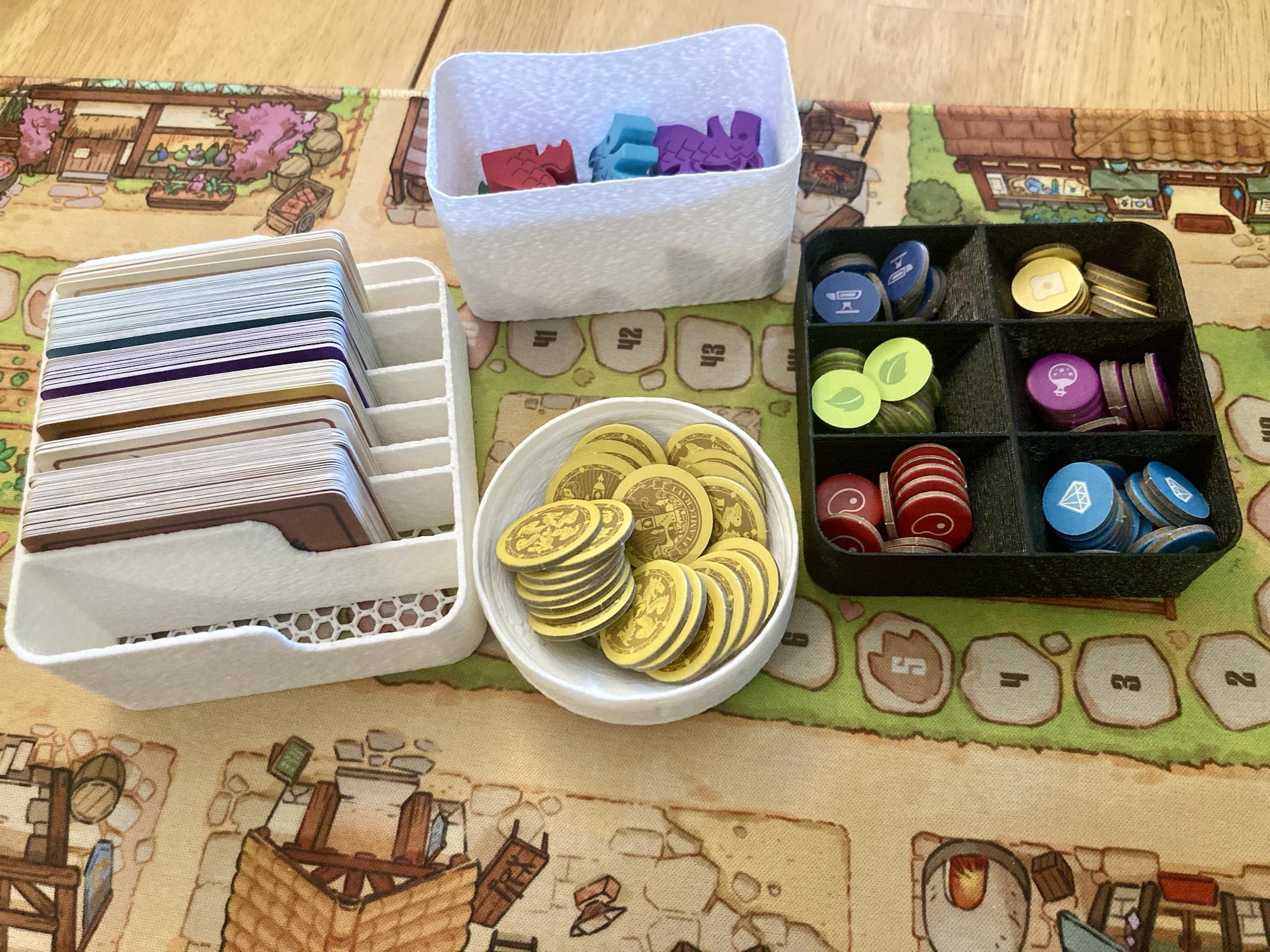 Minimalist box insert for Flamecraft board game