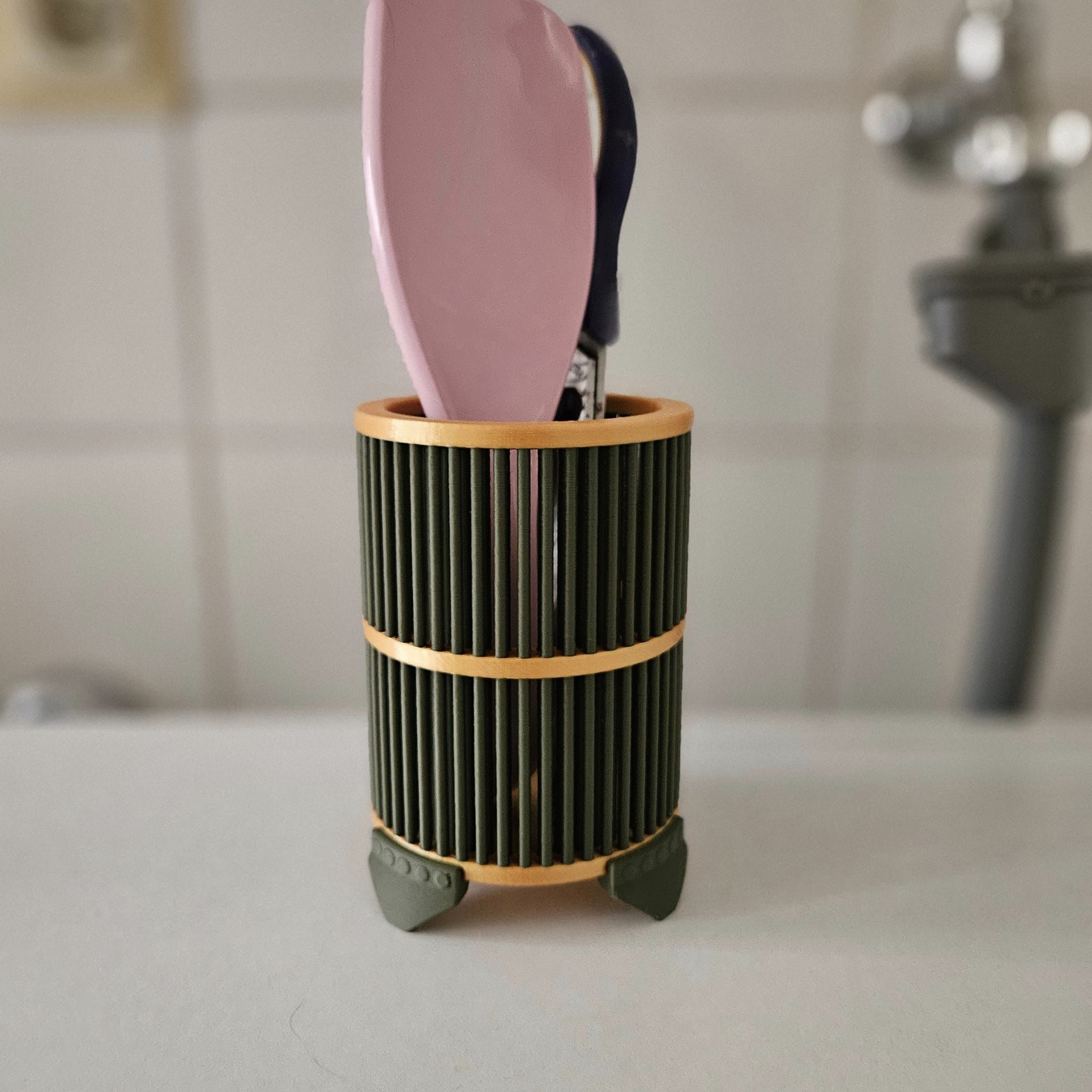 Oldfashioned Circular Box