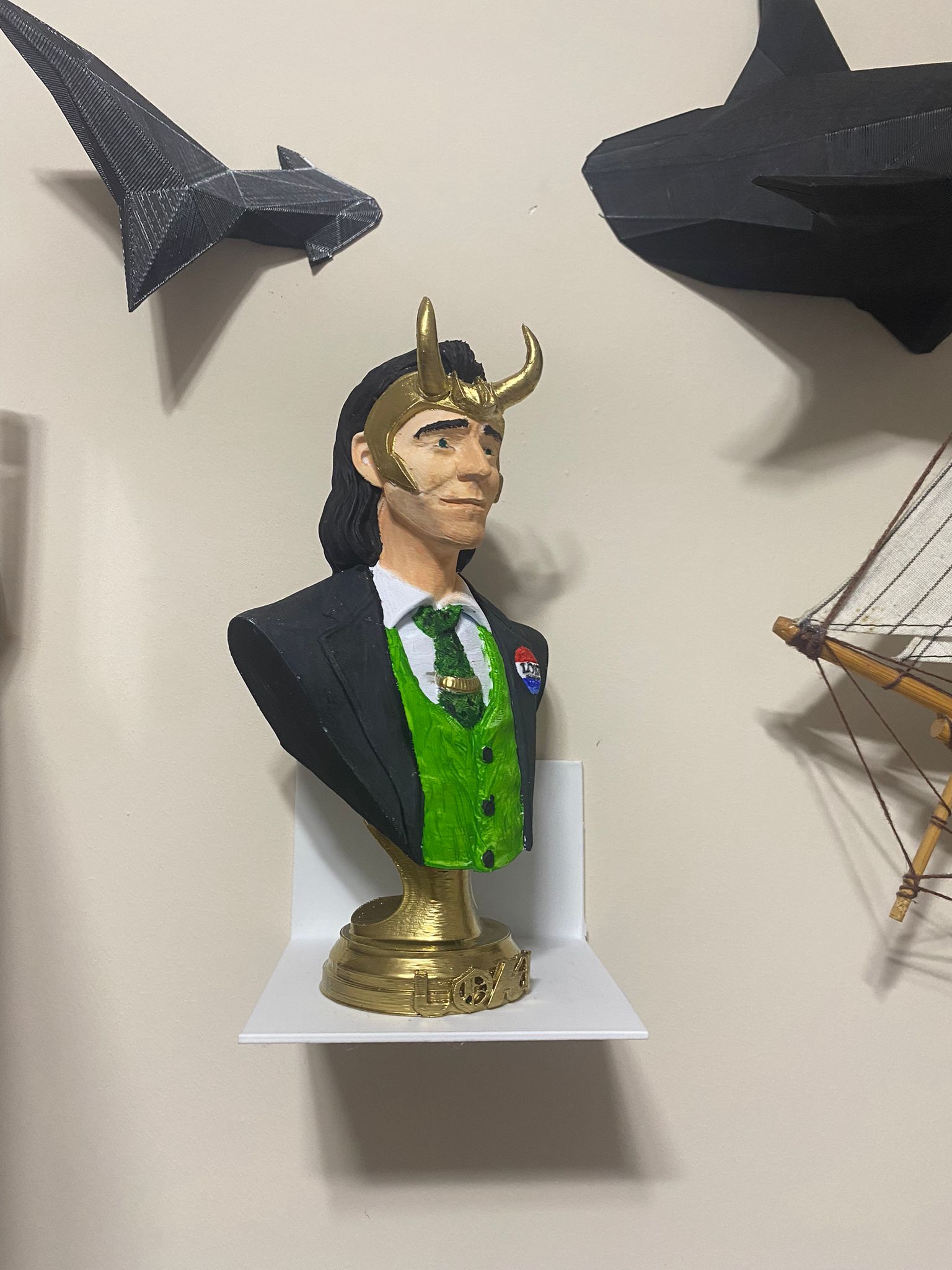 Miniatura 7 do modelo 3D Figure Display Shelf (Single)