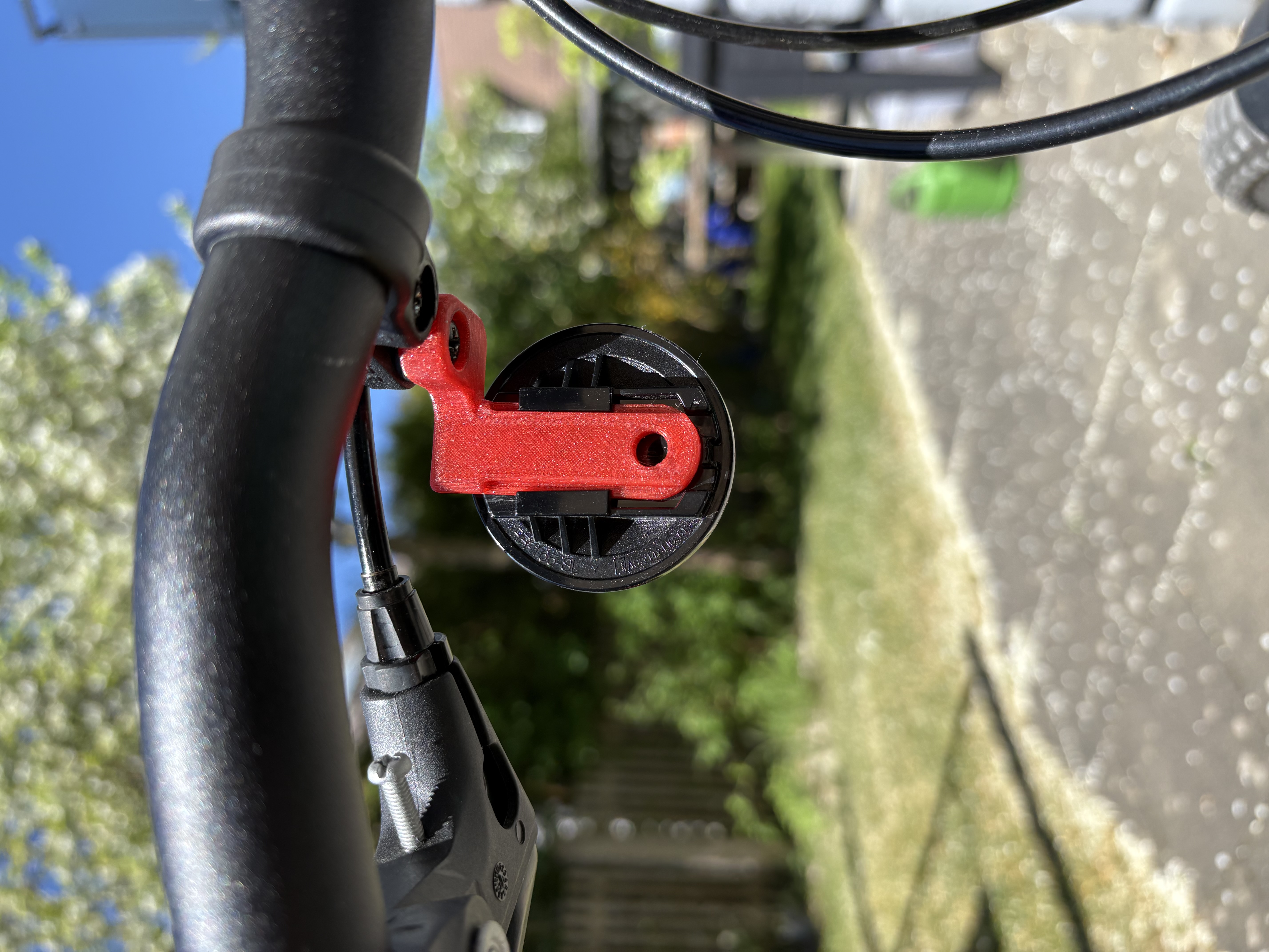 Bike_white front reflector bracket