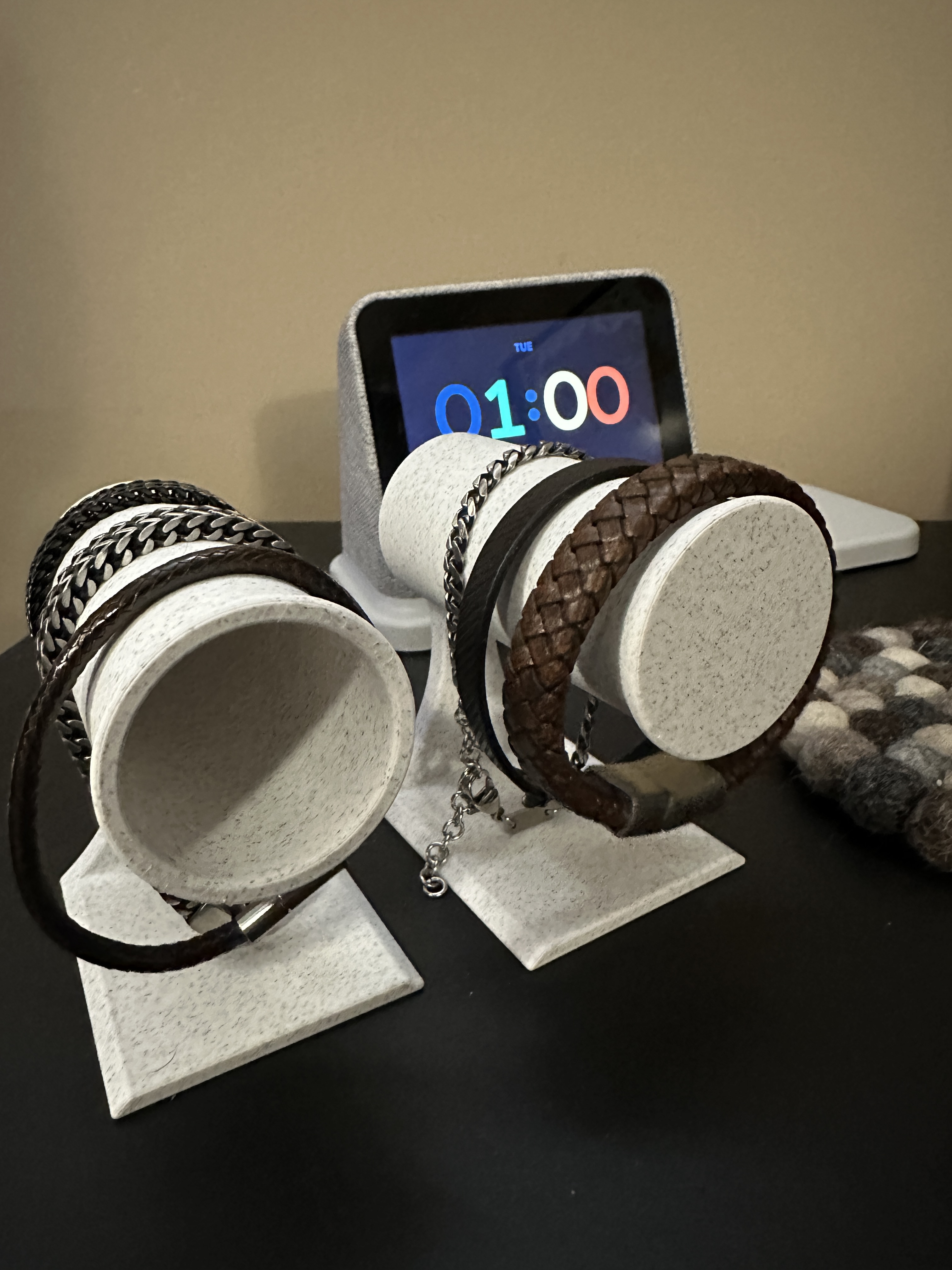 Miniatura 2 do modelo 3D Bracelet Holder