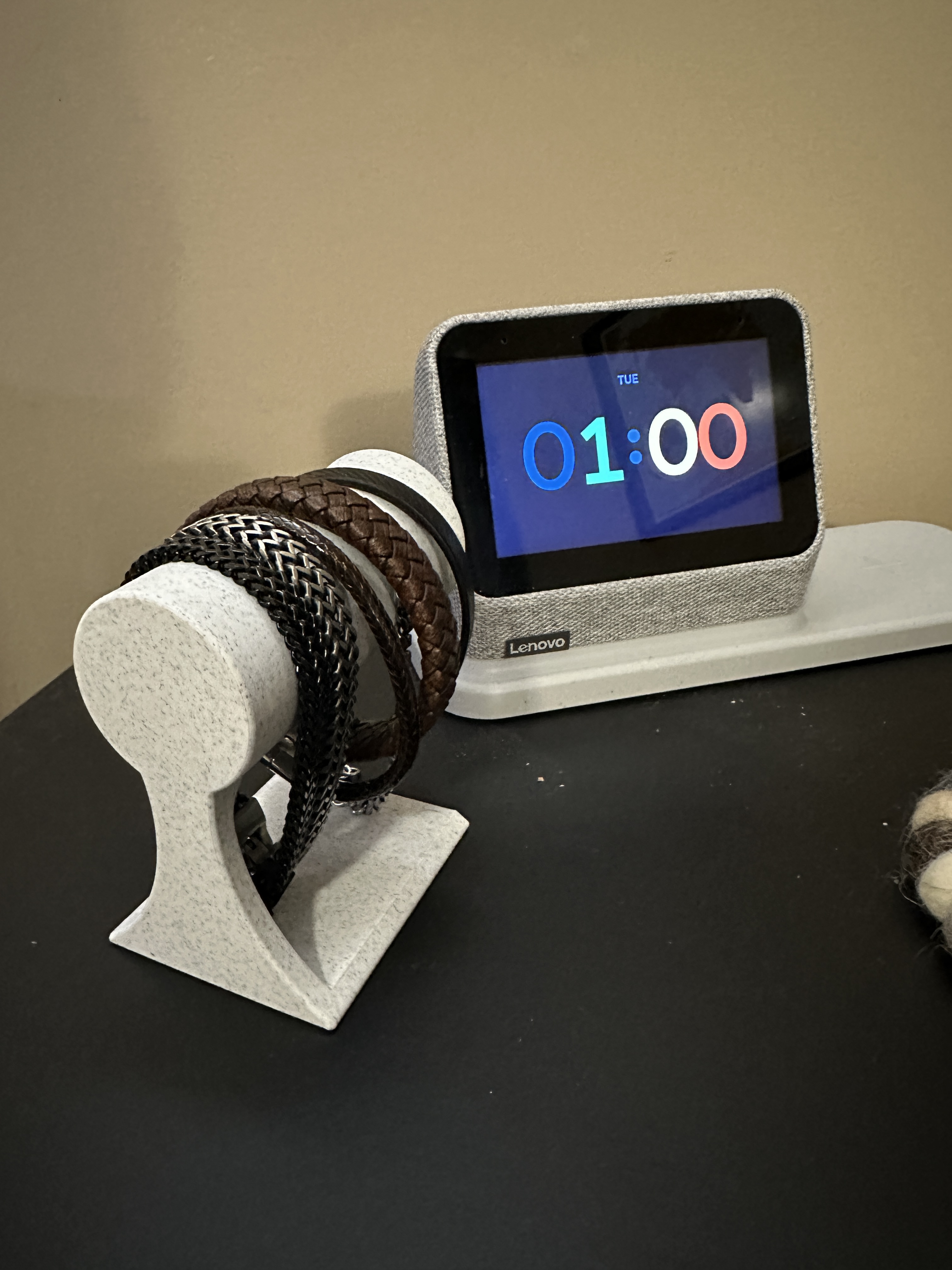 Miniatura 3 do modelo 3D Bracelet Holder