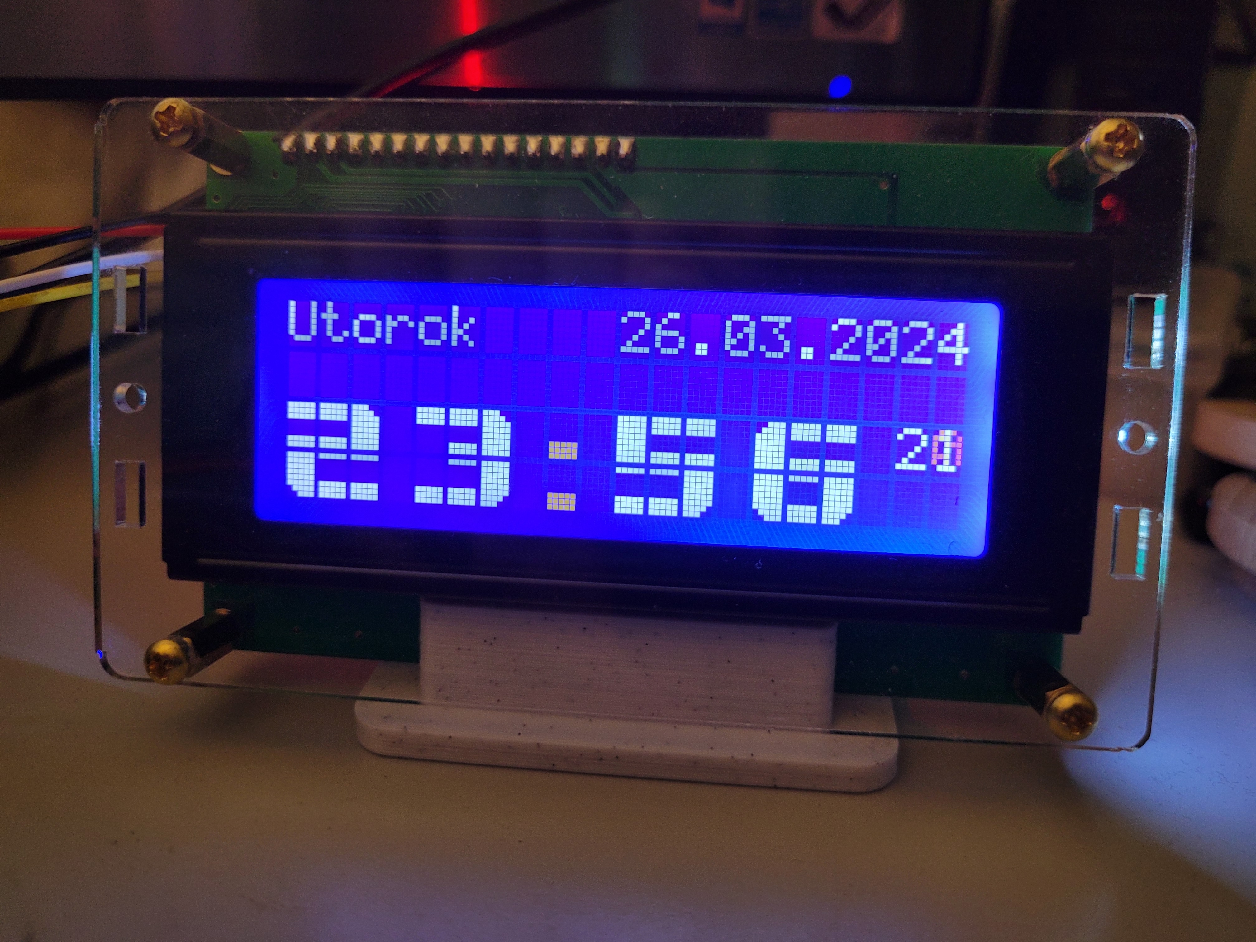 LCD Display Stand [Parametric, OpenSCAD]