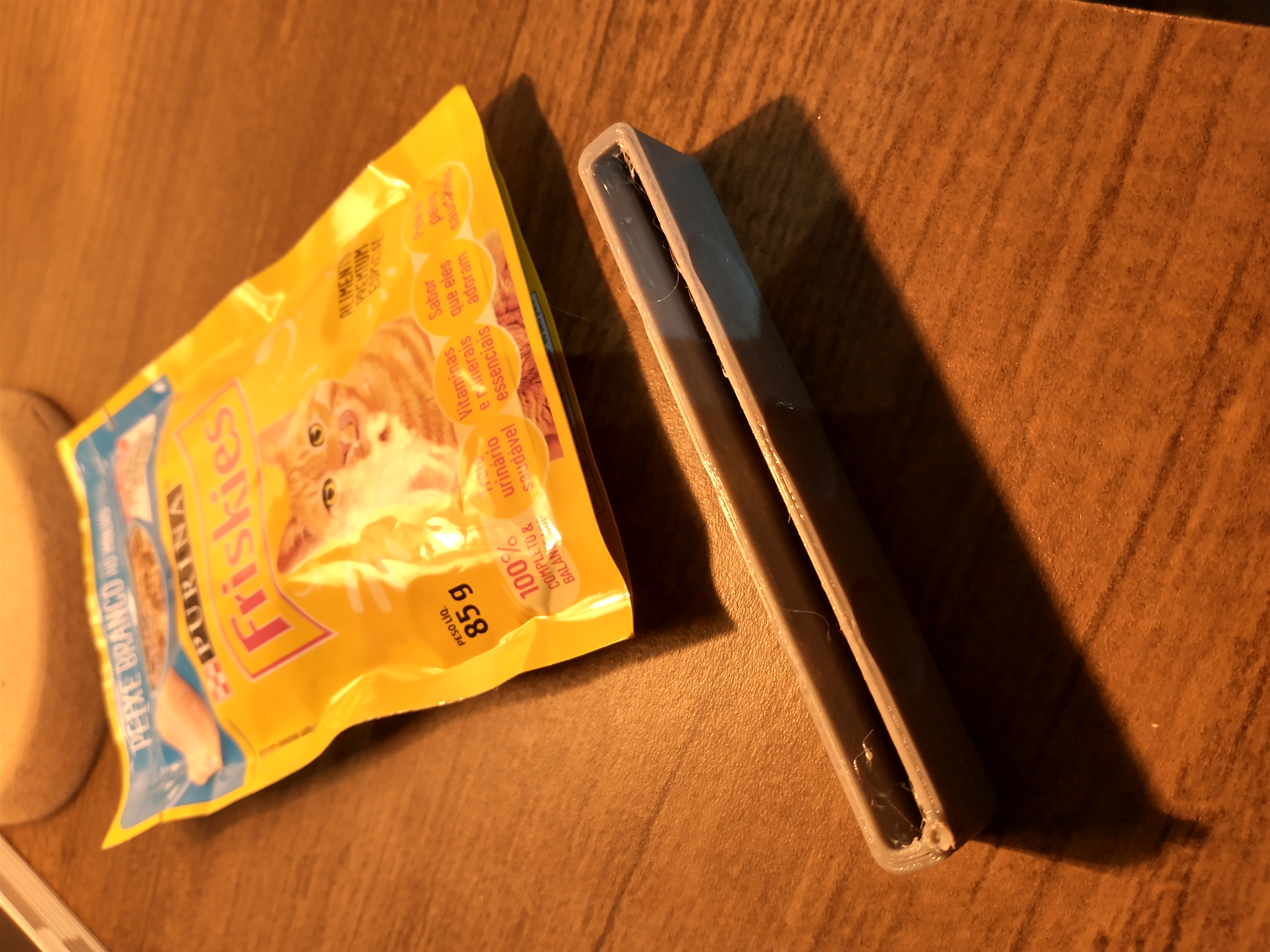 Cat sachet dispenser Sache