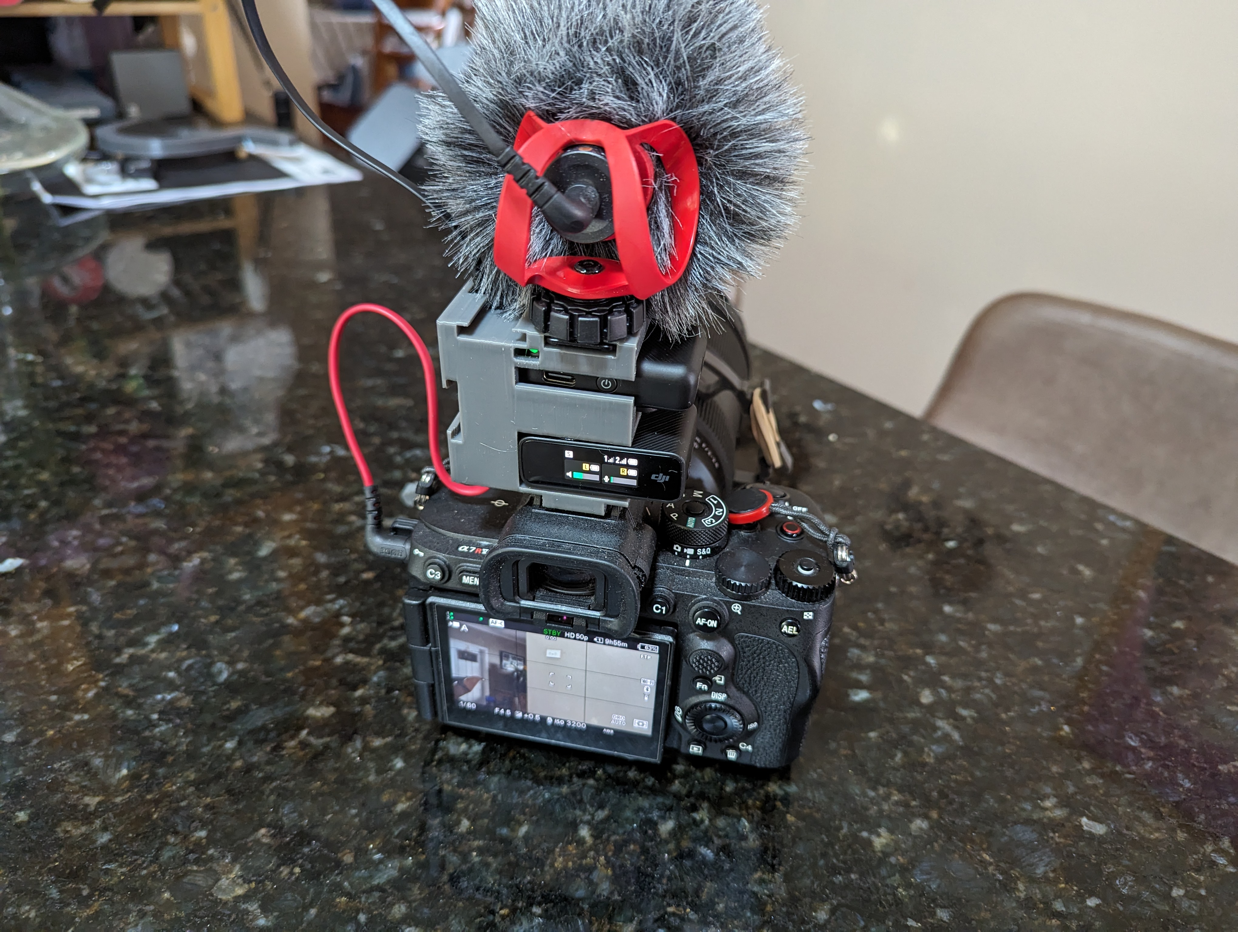 DJI mic receiver/transmitter hotshoe quickmount