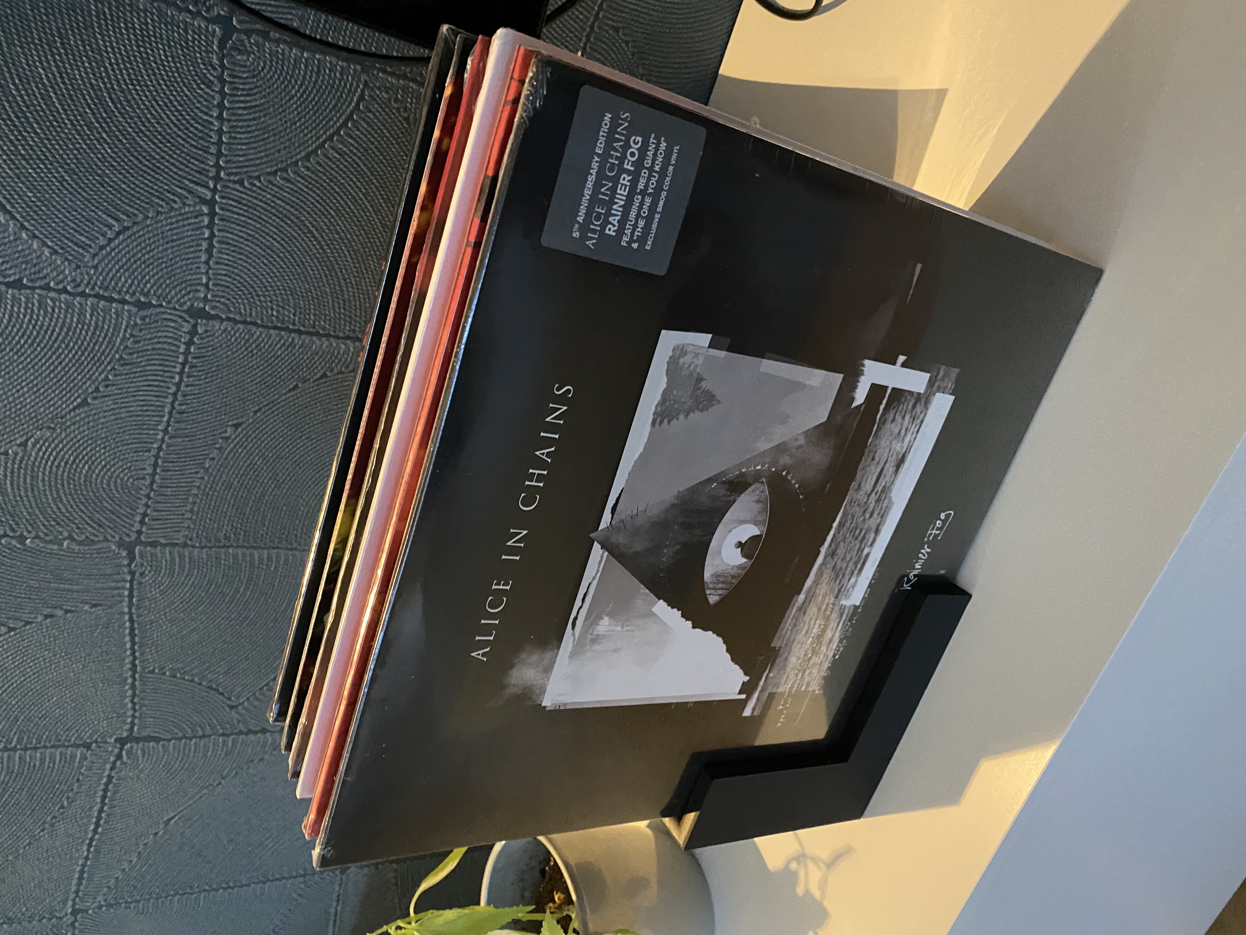 Record / vinyl stand for 8 records